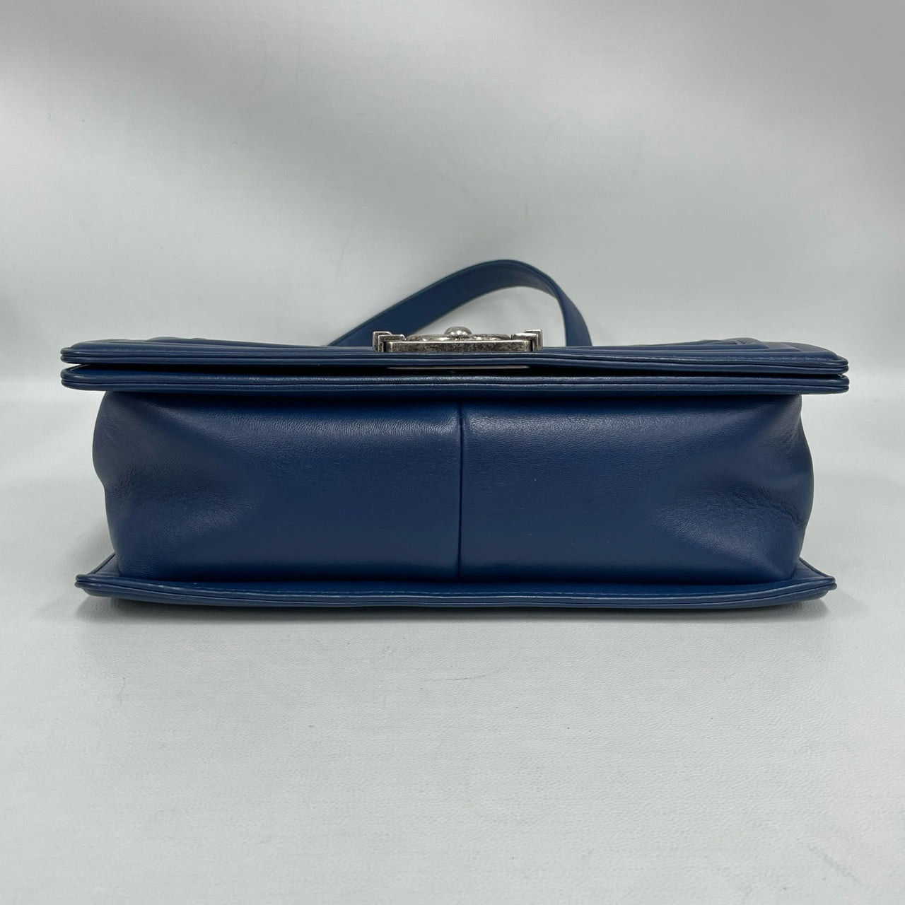 Chanel - Boy Bag - Calfskin leather - Blue - (Medium)