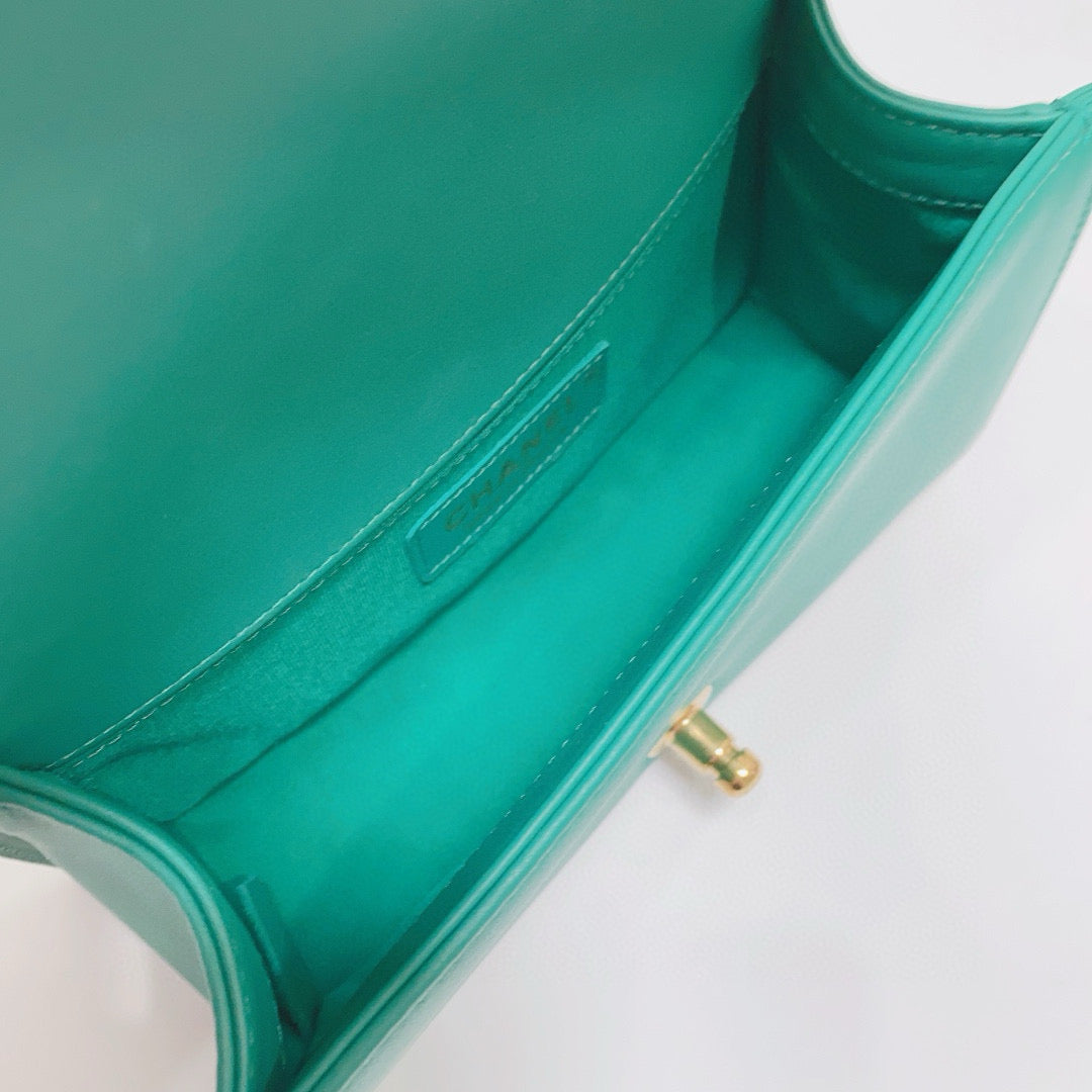 Chanel - Boy Bag - Calfskin leather - Green with Gold-Tone Hardware - (Mini)