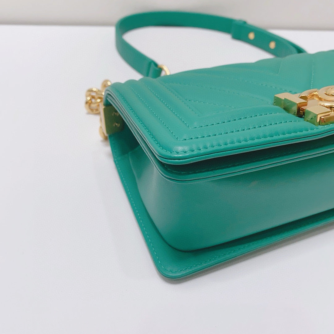 Chanel - Boy Bag - Calfskin leather - Green with Gold-Tone Hardware - (Mini)