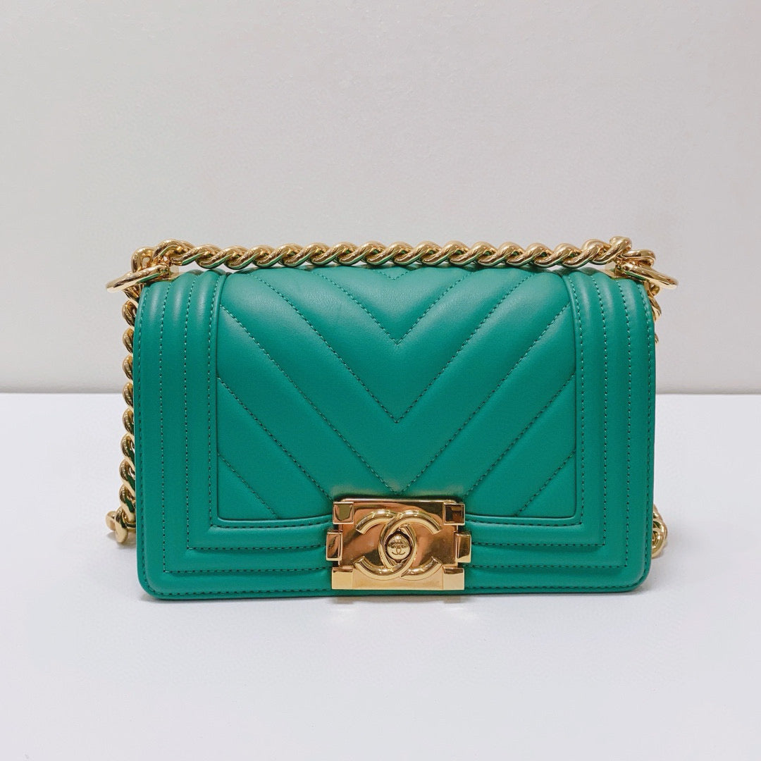 Chanel - Boy Bag - Calfskin leather - Green with Gold-Tone Hardware - (Mini)