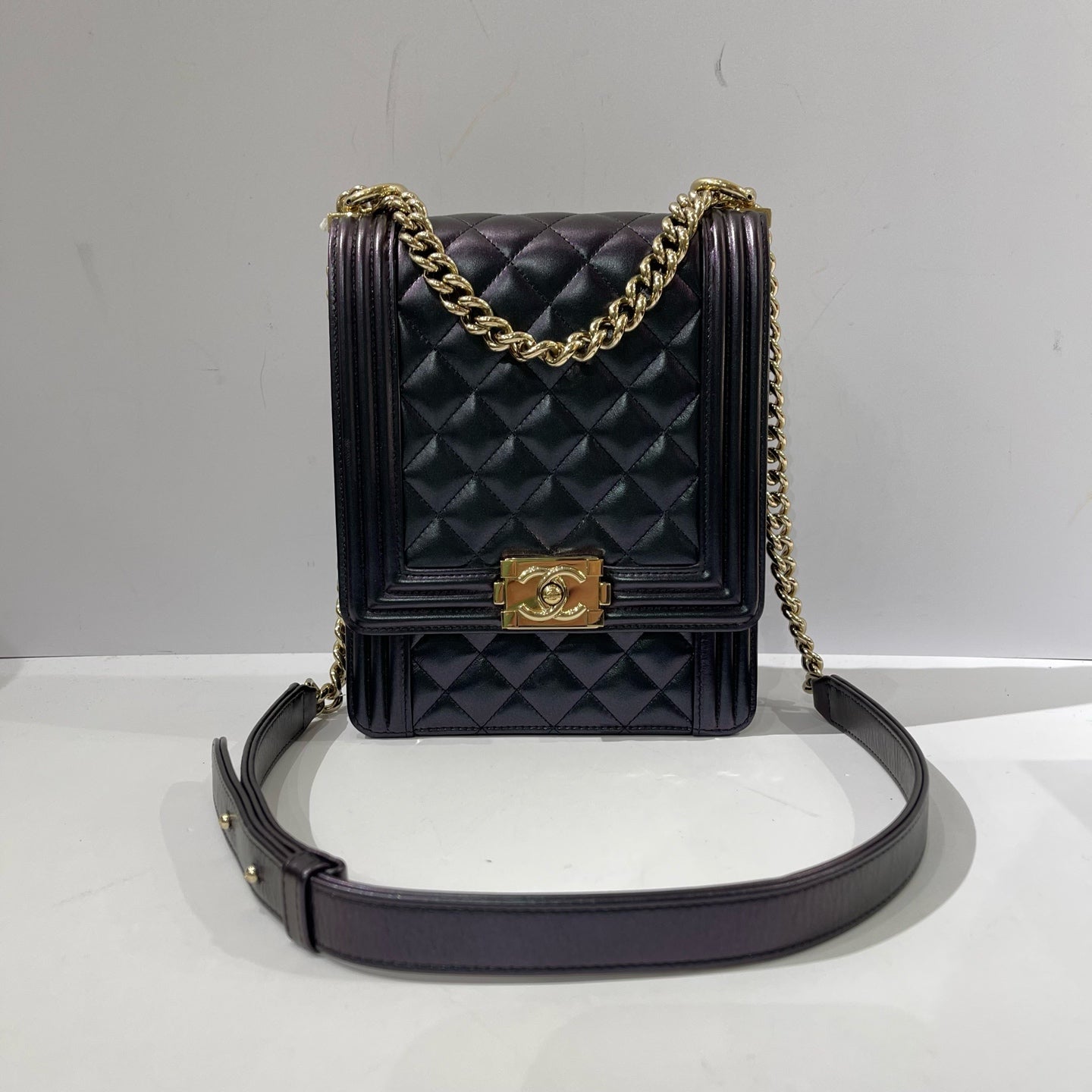 Chanel - Boy Bag - Calfskin leather - Iridescent Black with Gold-Tone Hardware - (Mini)