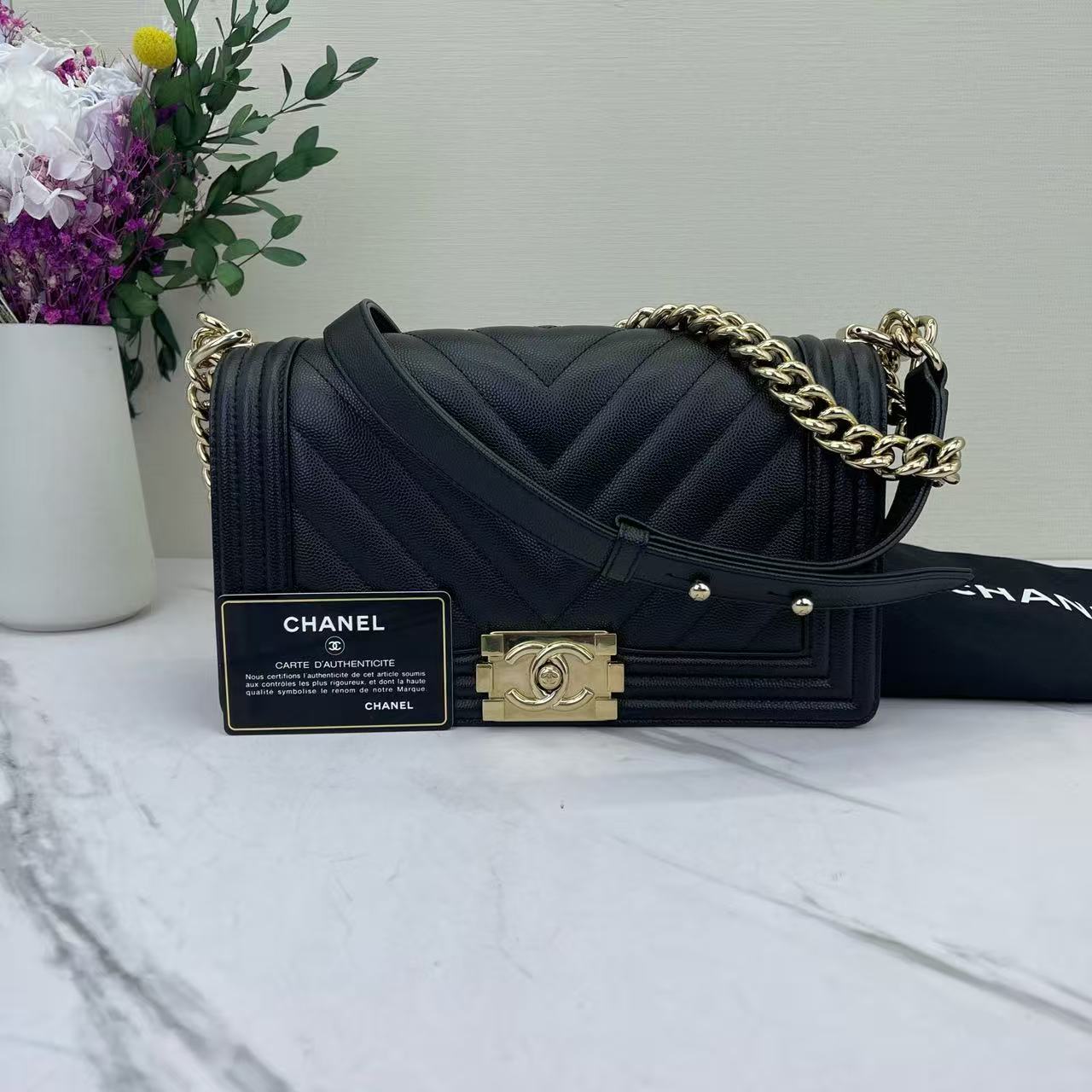 Chanel - Boy Bag - Caviar calfskin leather - Black with Gold-Tone Hardware - (Medium)