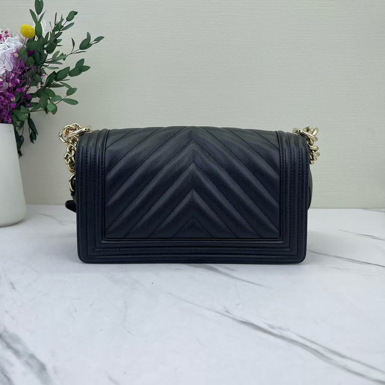 Chanel - Boy Bag - Caviar calfskin leather - Black with Gold-Tone Hardware - (Medium)
