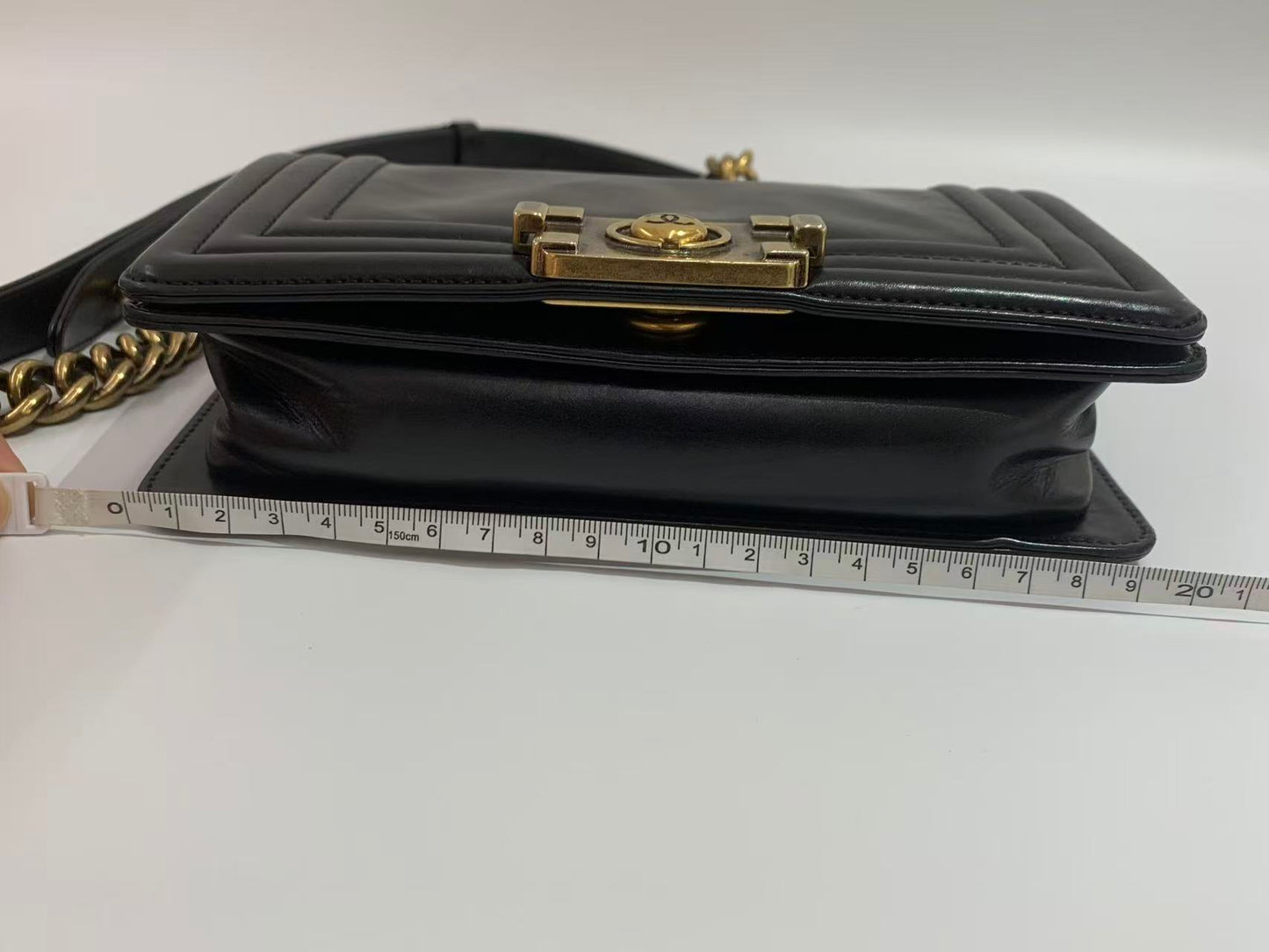 Chanel - Boy Bag - Cowhide leather - Black with Aged Gold-Tone Hardware - (small)