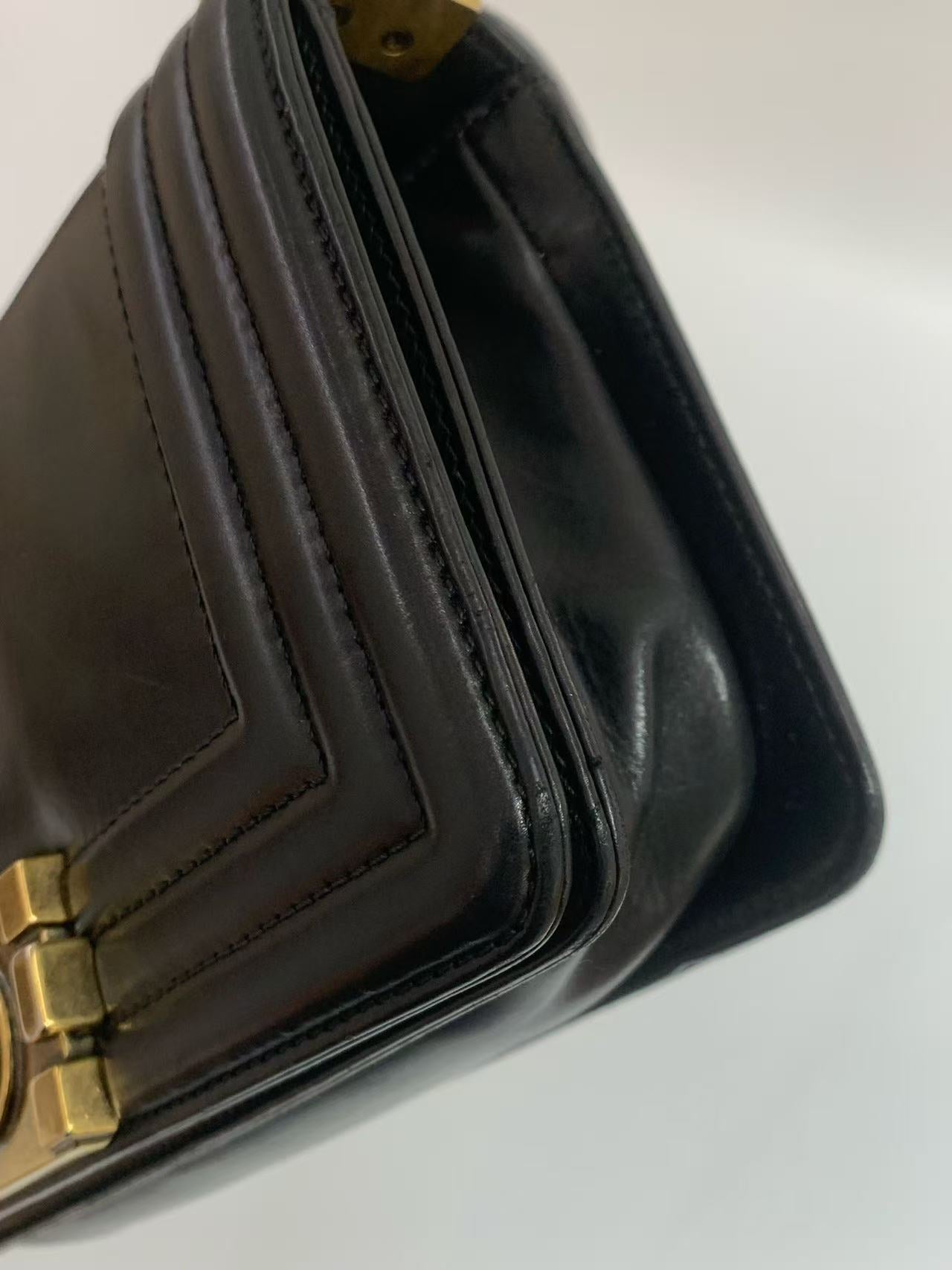 Chanel - Boy Bag - Cowhide leather - Black with Aged Gold-Tone Hardware - (small)