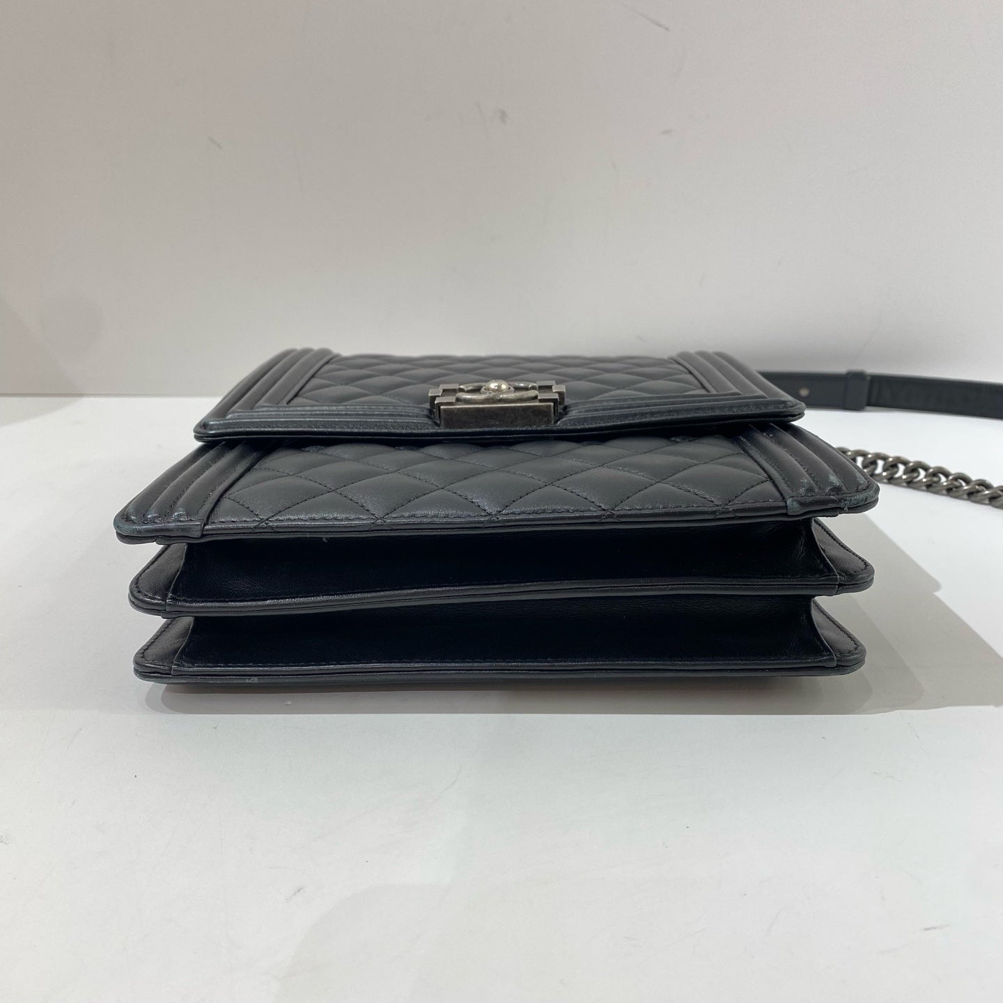 Chanel - Boy Bag - Lambskin leather - Black - (Medium)