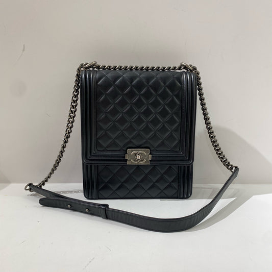 Chanel - Boy Bag - Lambskin leather - Black - (Medium)