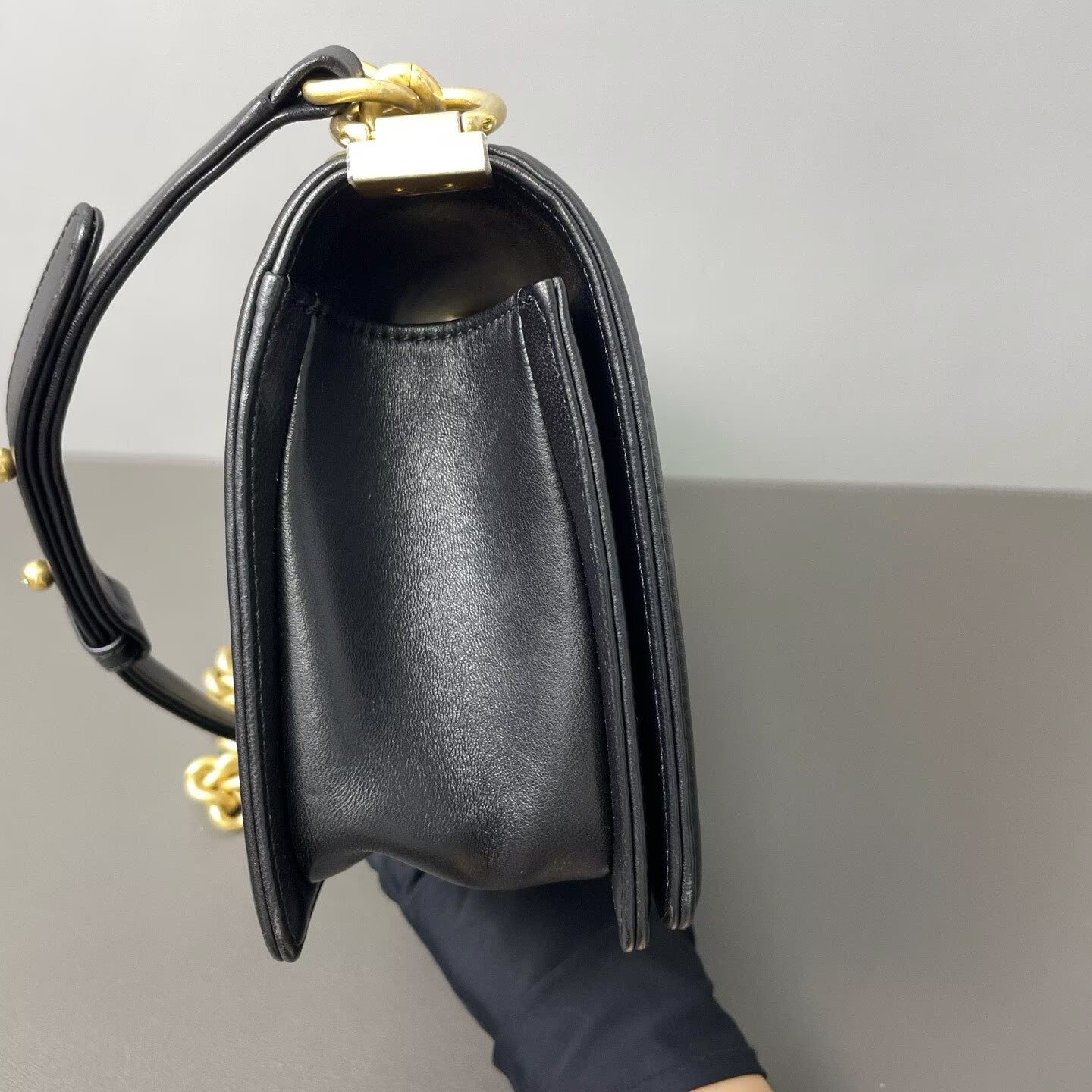 Chanel - Boy Bag - Lambskin leather - Black with Gold-Tone Hardware - (medium)