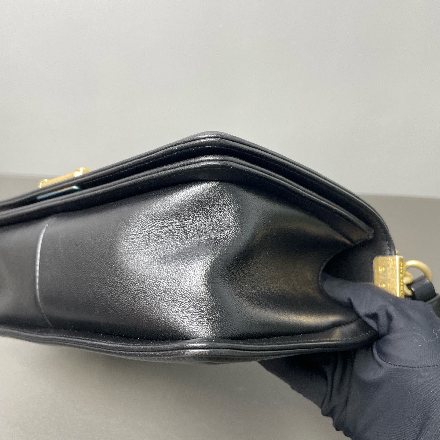 Chanel - Boy Bag - Lambskin leather - Black with Gold-Tone Hardware - (medium)