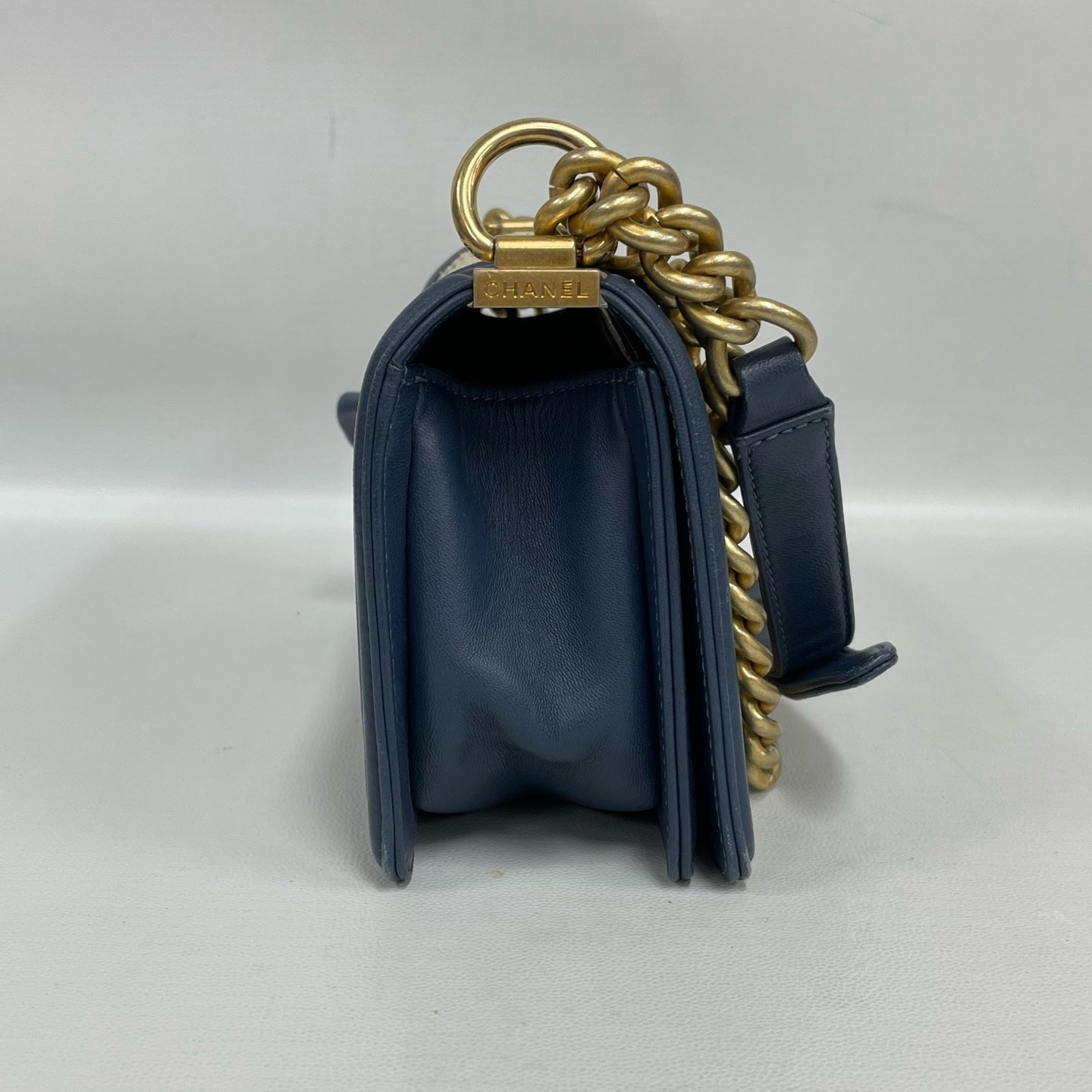 Chanel - Boy Bag - Leather and woven raffia/straw - Navy with blue and white accents - (Small)