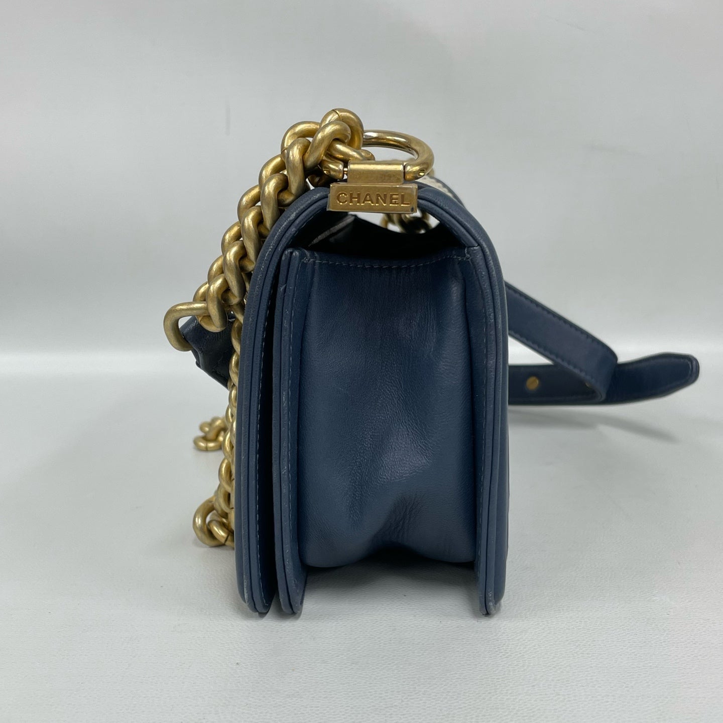 Chanel - Boy Bag - Leather and woven raffia/straw - Navy with blue and white accents - (Small)