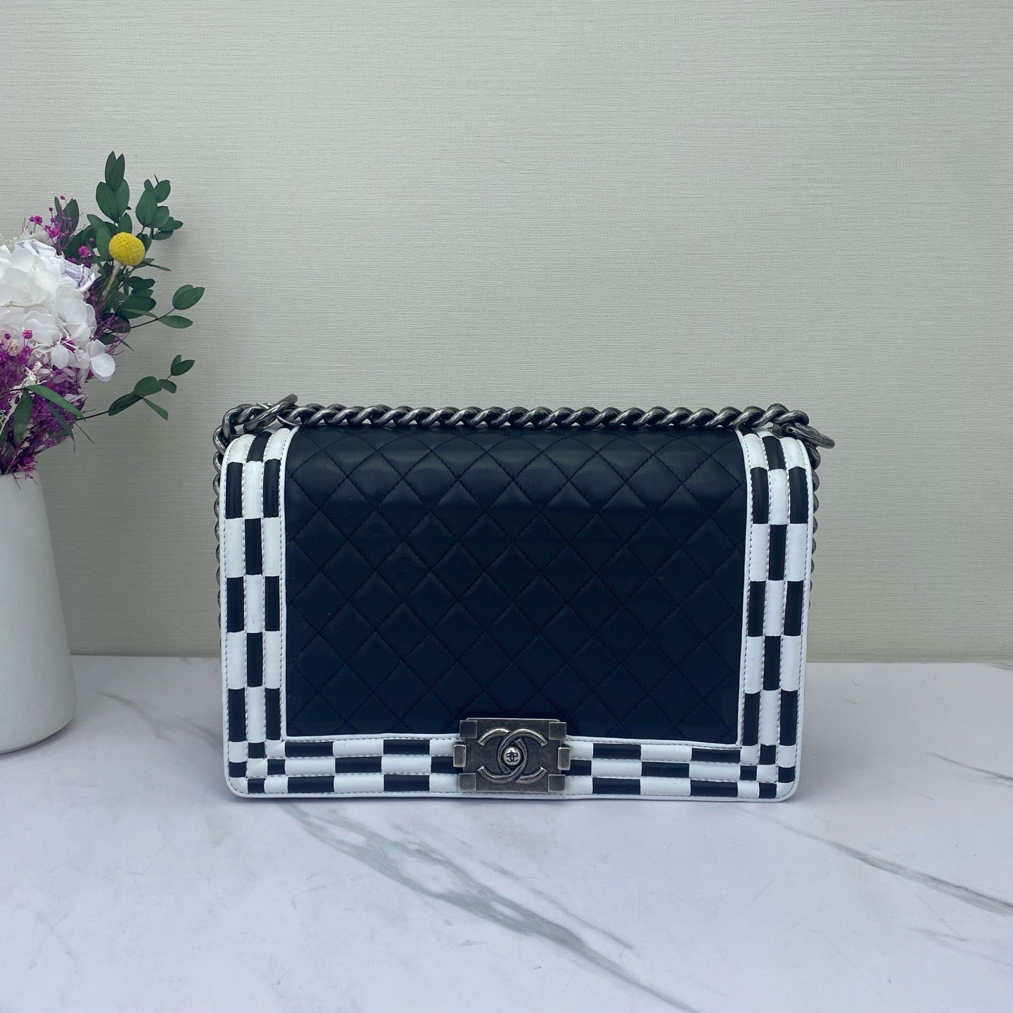 Chanel - Boy Bag - Leather - Black and White - (large)