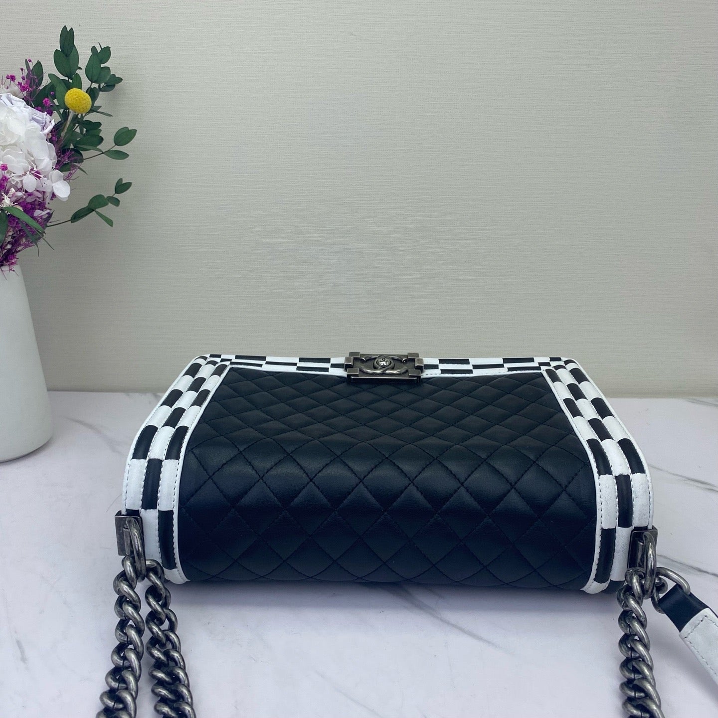 Chanel - Boy Bag - Leather - Black and White - (large)