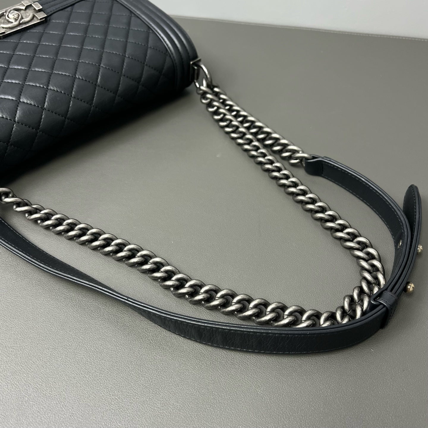 Chanel - Boy Bag - Leather - Black - (medium)