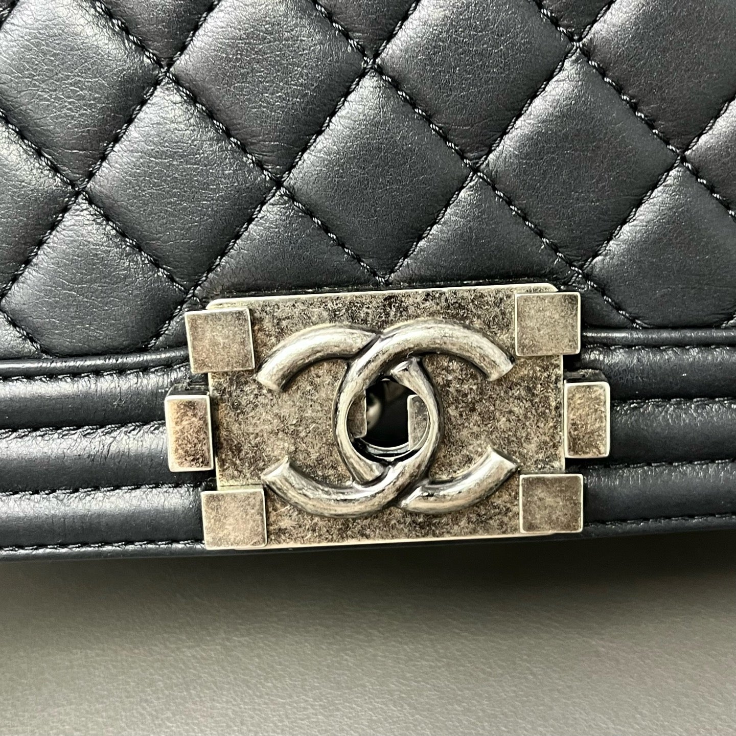 Chanel - Boy Bag - Leather - Black - (medium)