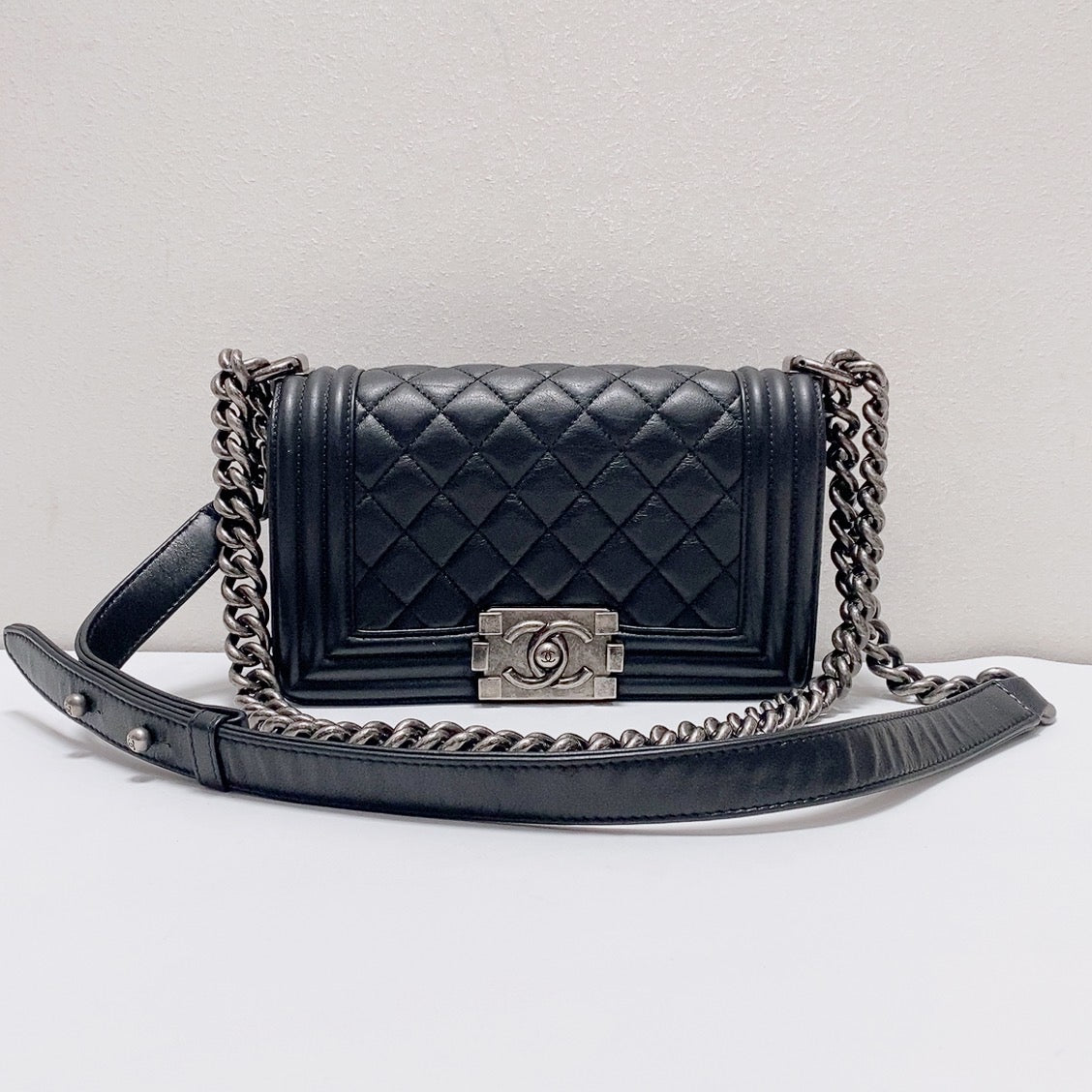 Chanel - Boy bag - Leather - Black - (Small)