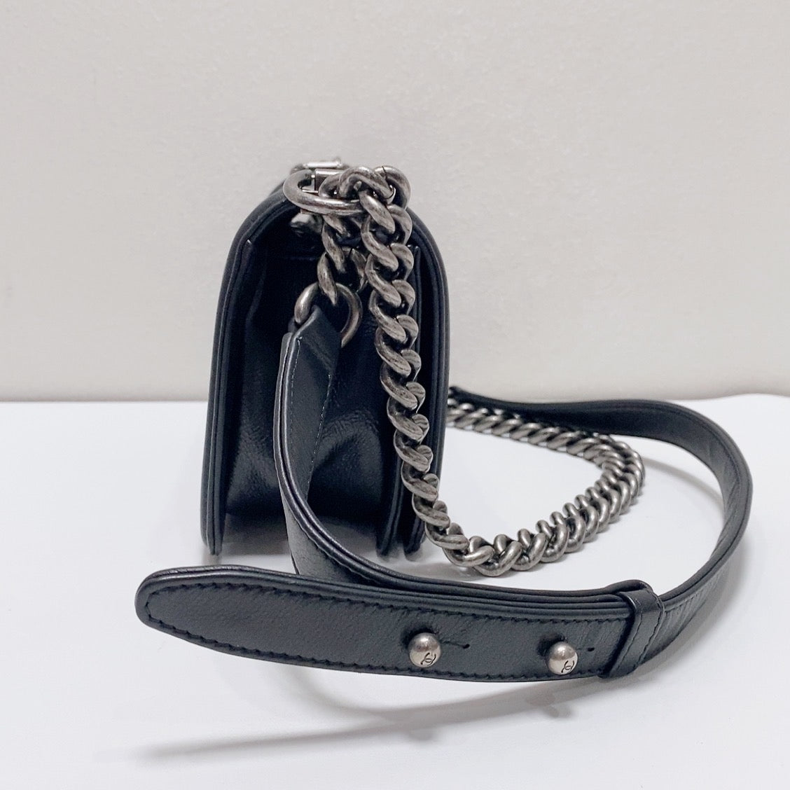 Chanel - Boy bag - Leather - Black - (Small)