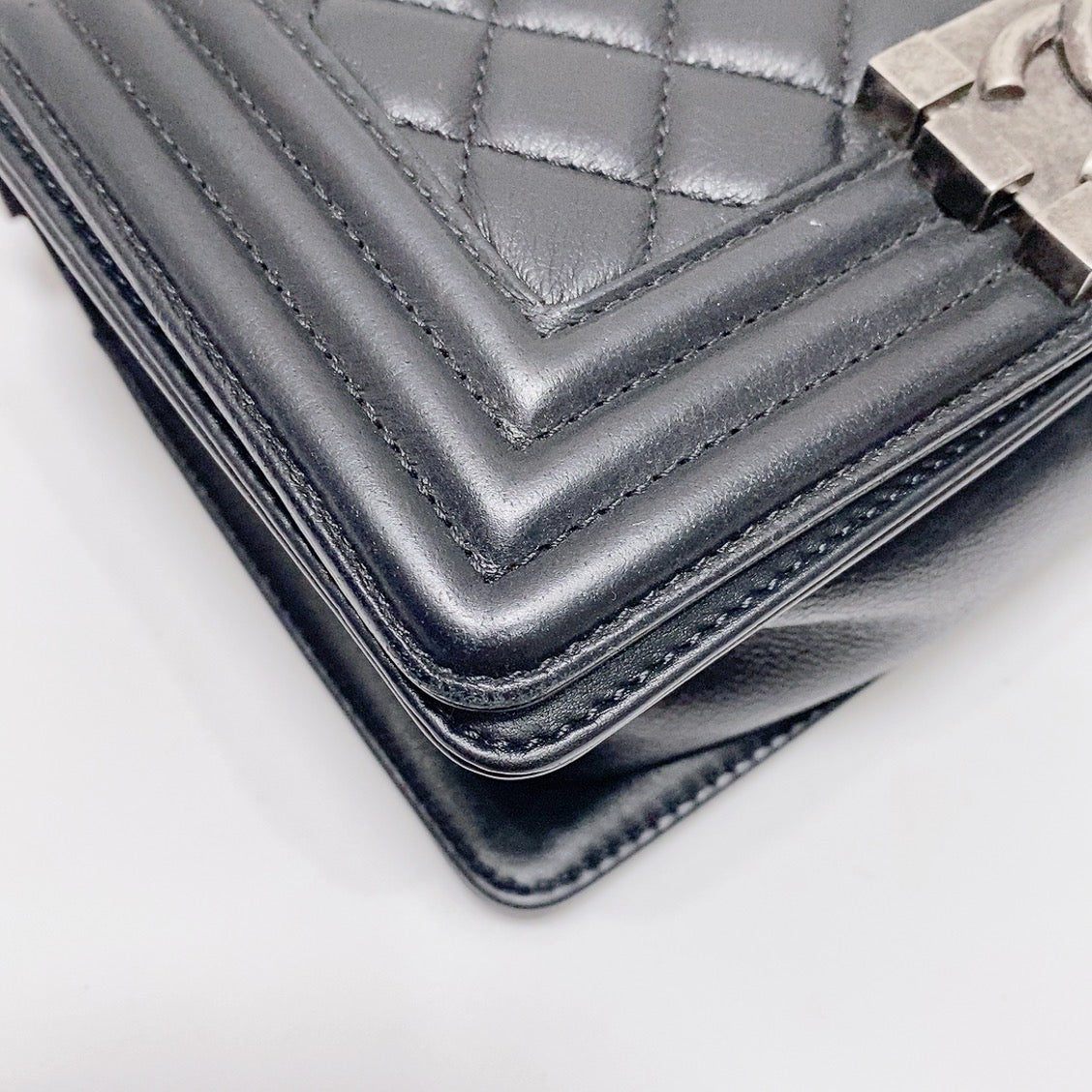 Chanel - Boy bag - Leather - Black - (Small)