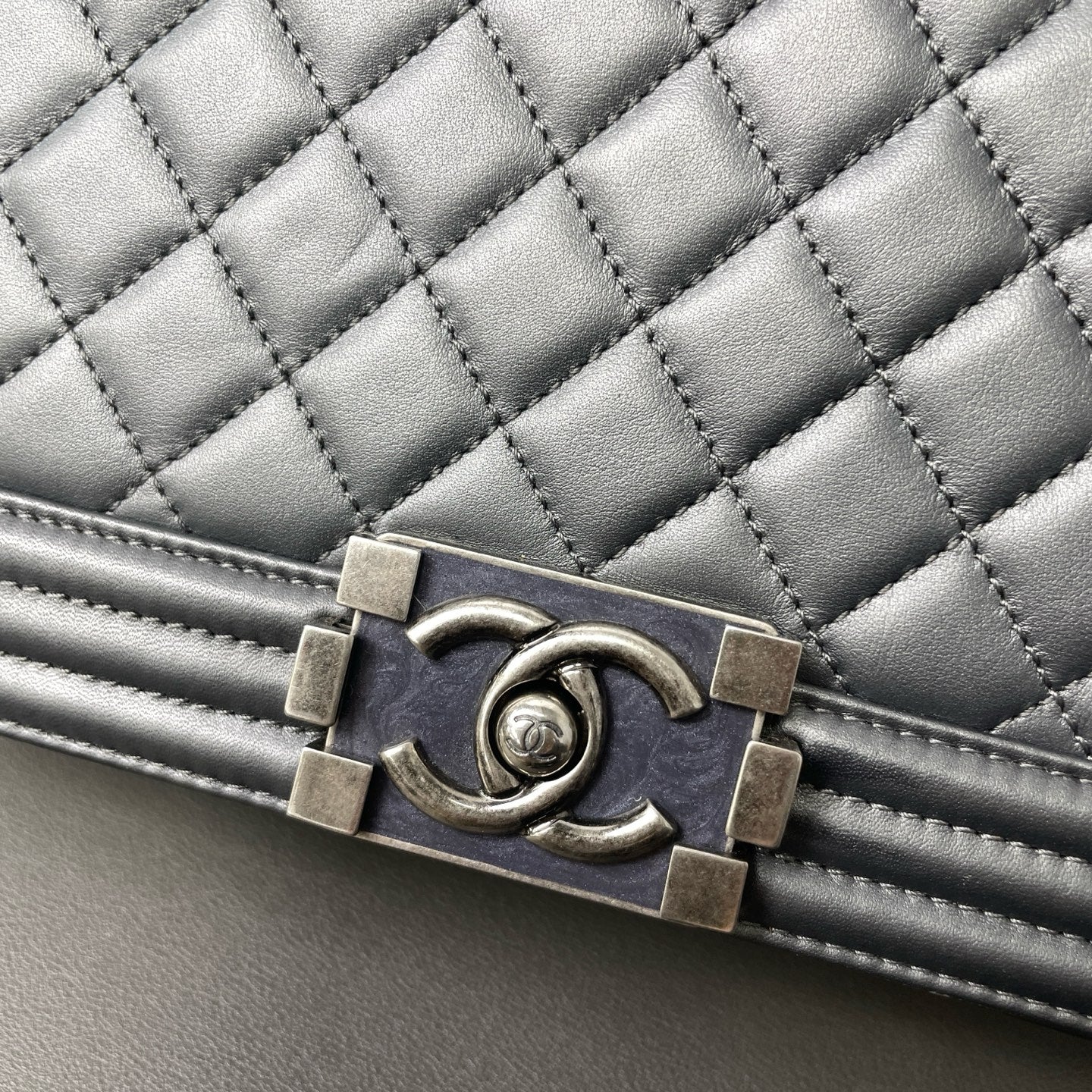 Chanel - Boy Bag - Leather - Silver - (Small)