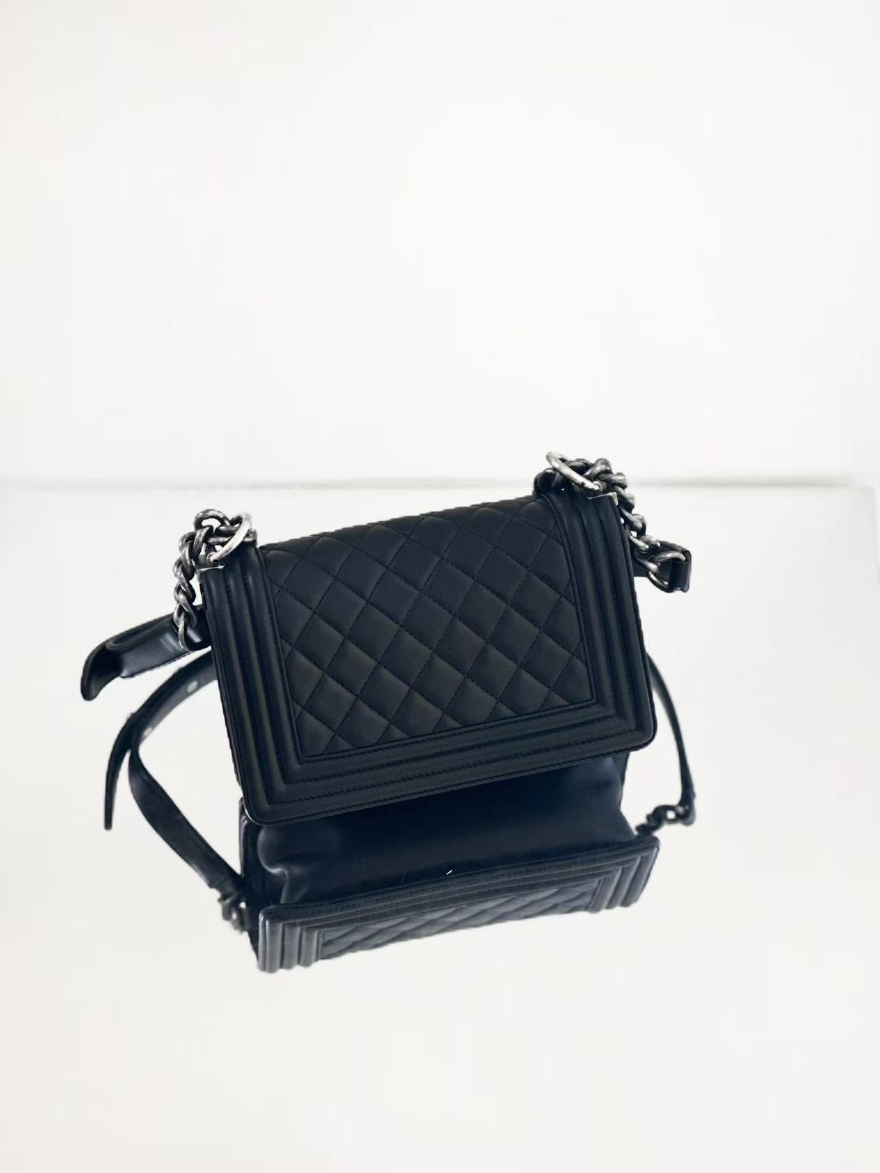 Chanel - Boy Bag Small - Vintage lambskin leather - Black with Aged Silver-Tone Hardware - (Small)