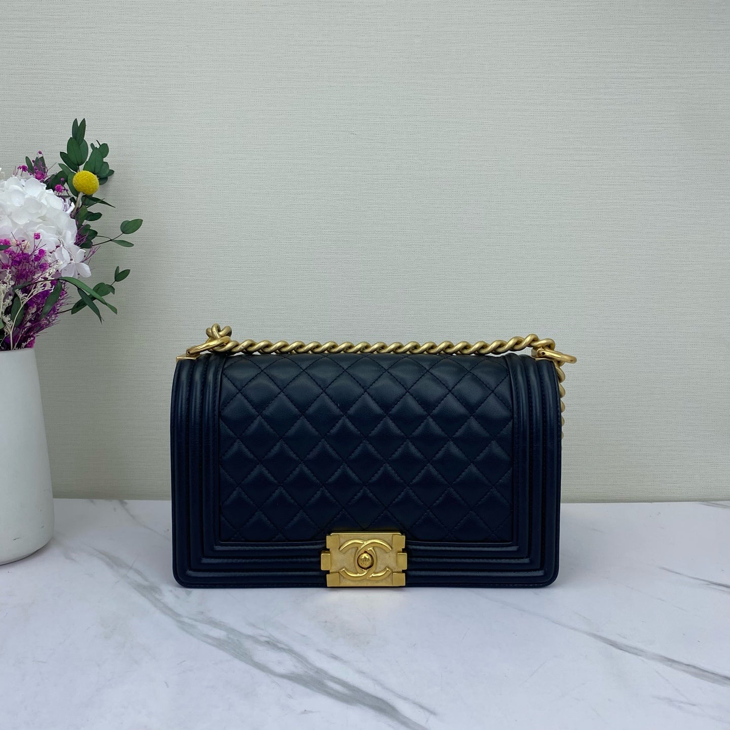 Chanel - Boy Bag - Smooth cowhide leather - Black with Gold-Tone Hardware - (Medium)