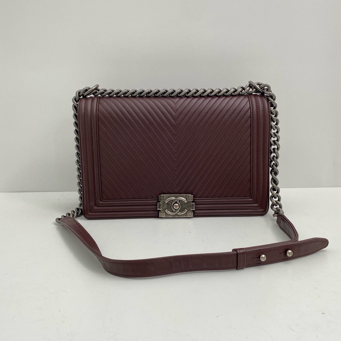 Chanel - Boy - Calfskin leather - Burgundy - (small)