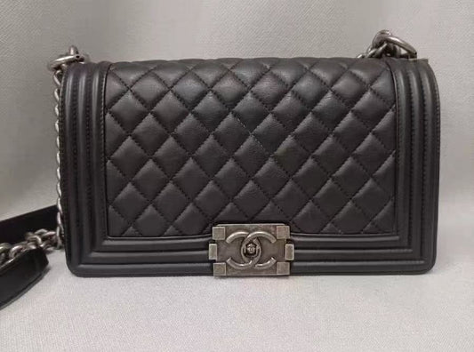Chanel - Boy Chanel Flap Bag - Calfskin leather - Black - (Medium)