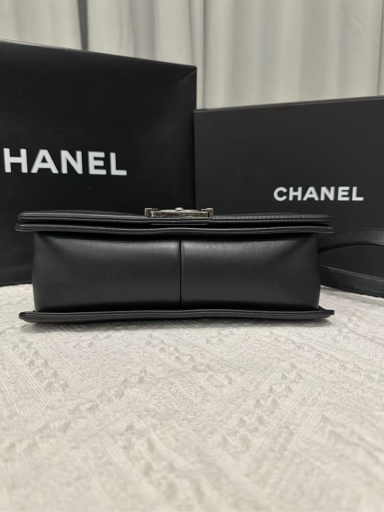 Chanel - Boy Chanel Flap Bag - Calfskin leather - Black - (Medium)
