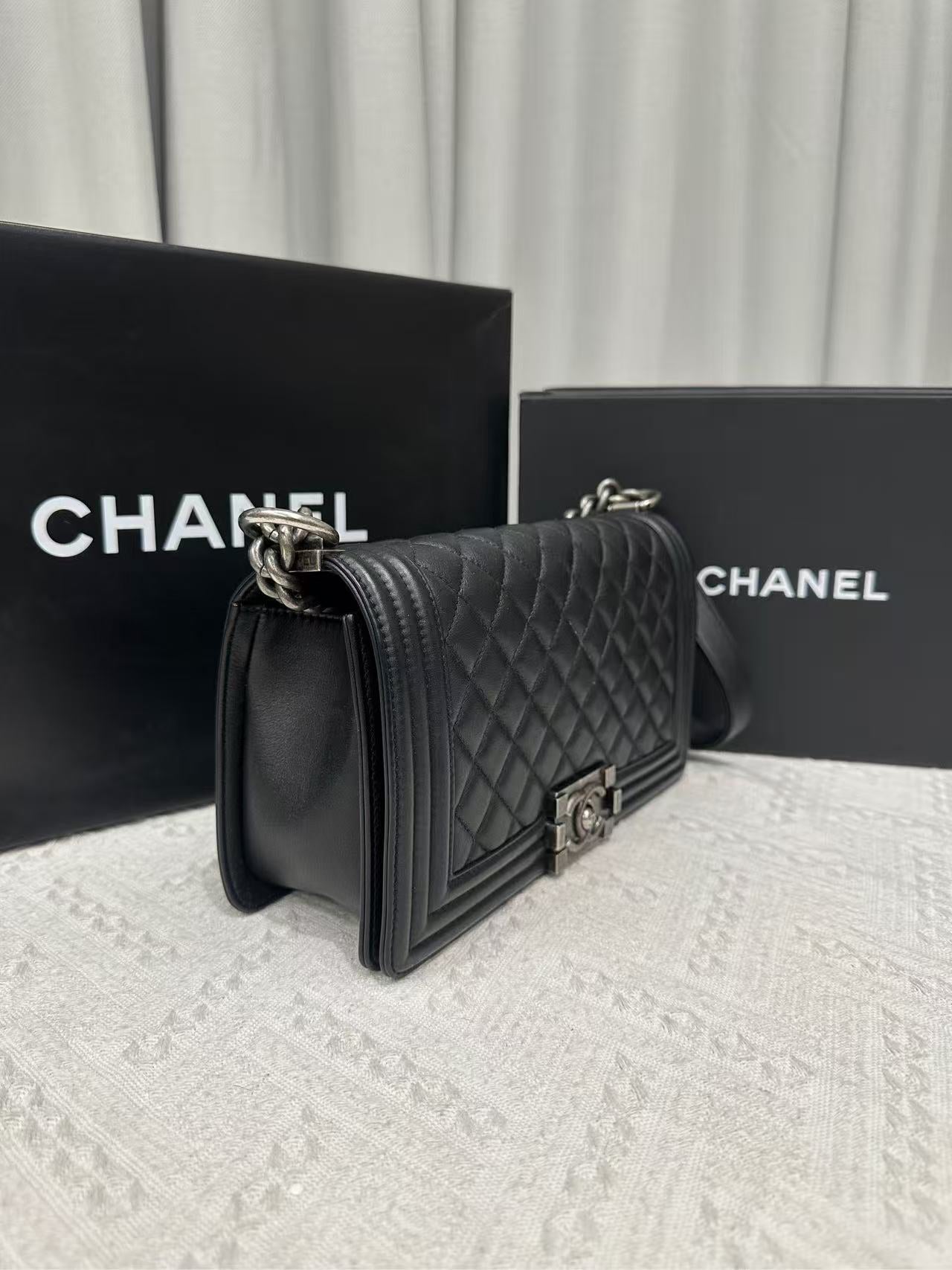Chanel - Boy Chanel Flap Bag - Calfskin leather - Black - (Medium)