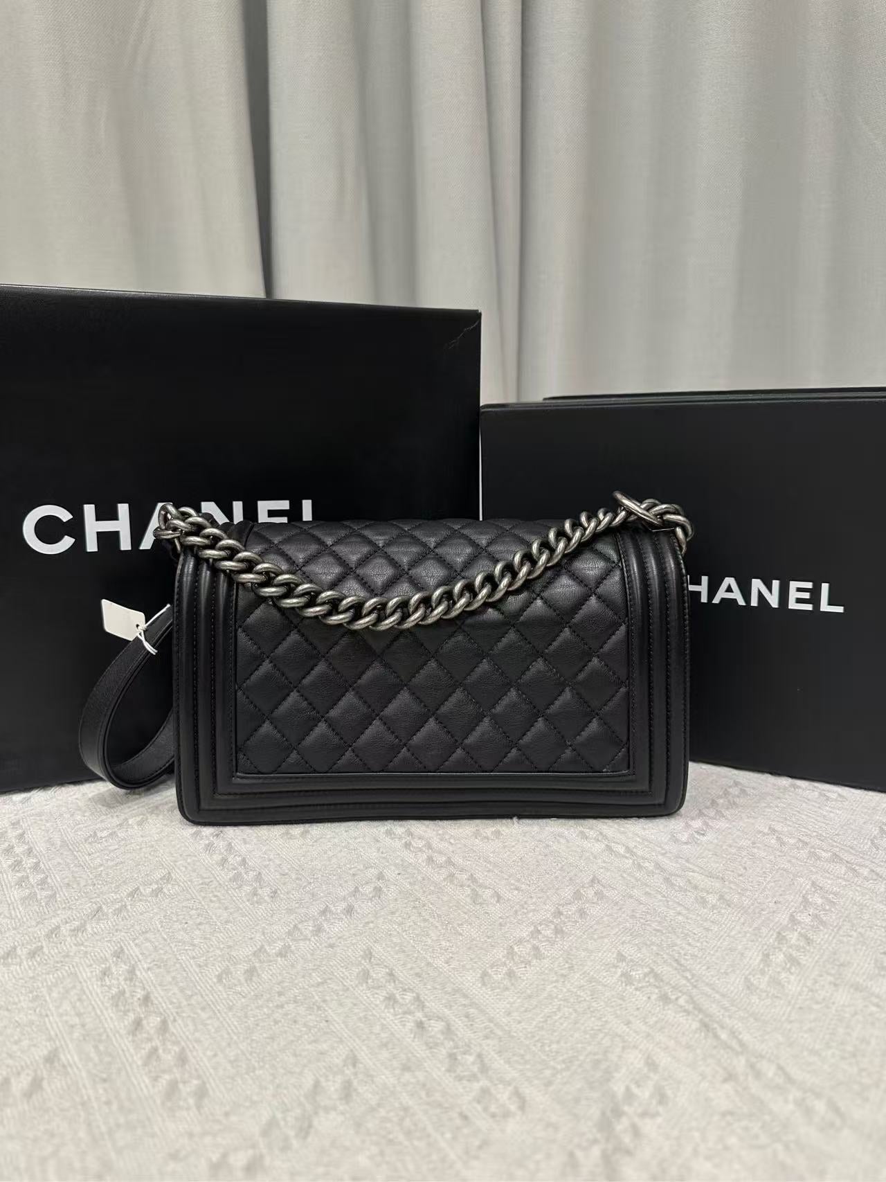 Chanel - Boy Chanel Flap Bag - Calfskin leather - Black - (Medium)