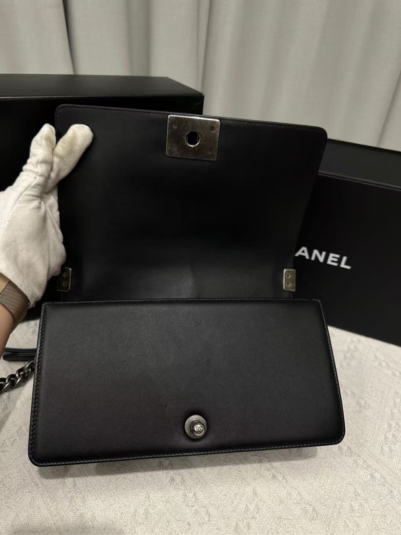 Chanel - Boy Chanel Flap Bag - Calfskin leather - Black - (Medium)