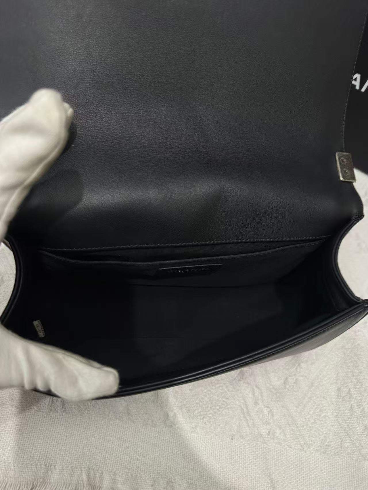 Chanel - Boy Chanel Flap Bag - Calfskin leather - Black - (Medium)