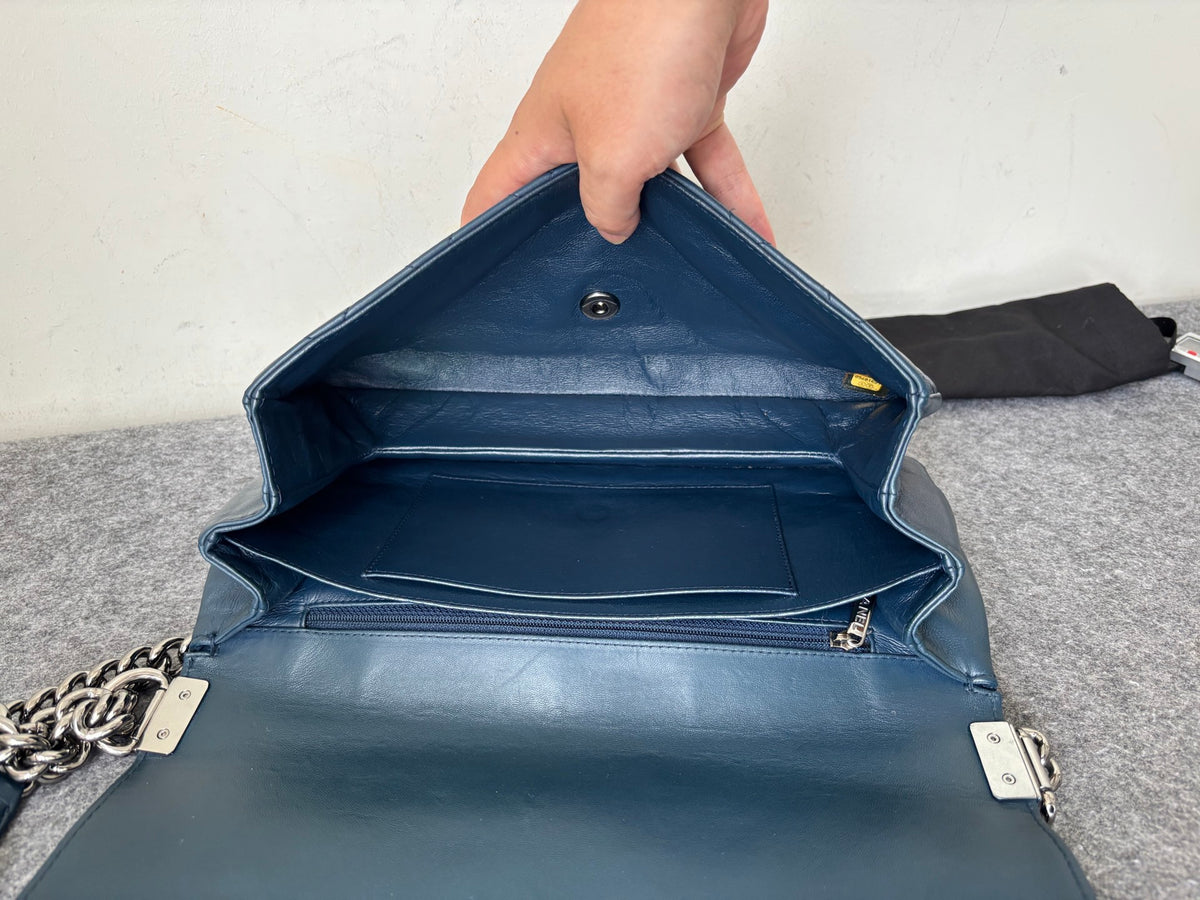 Chanel - Boy Chanel - Leather - Navy