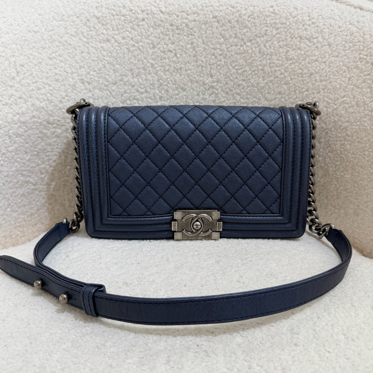 Chanel - Boy Chanel - Leather - Navy - (medium)