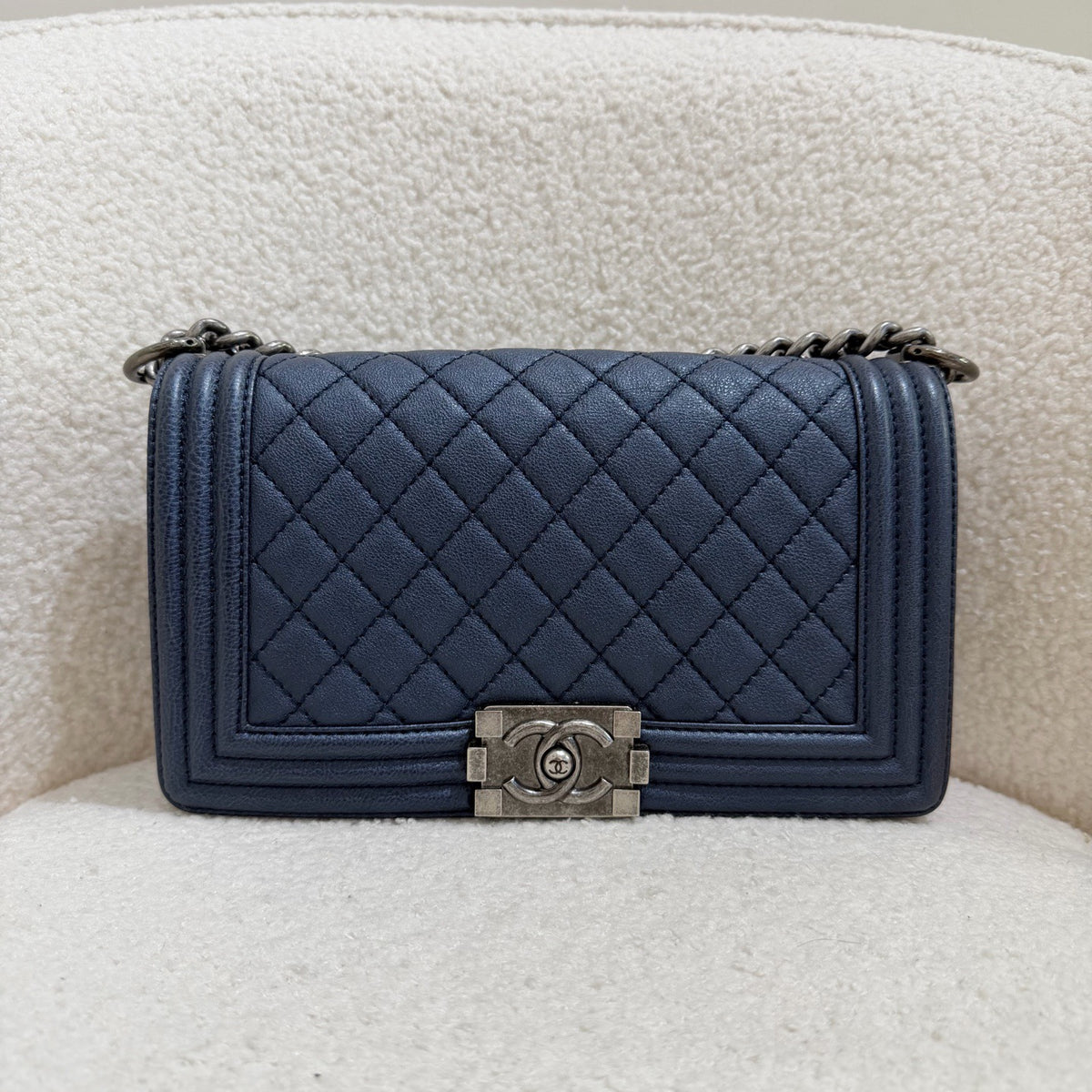 Chanel - Boy Chanel - Leather - Navy - (medium)