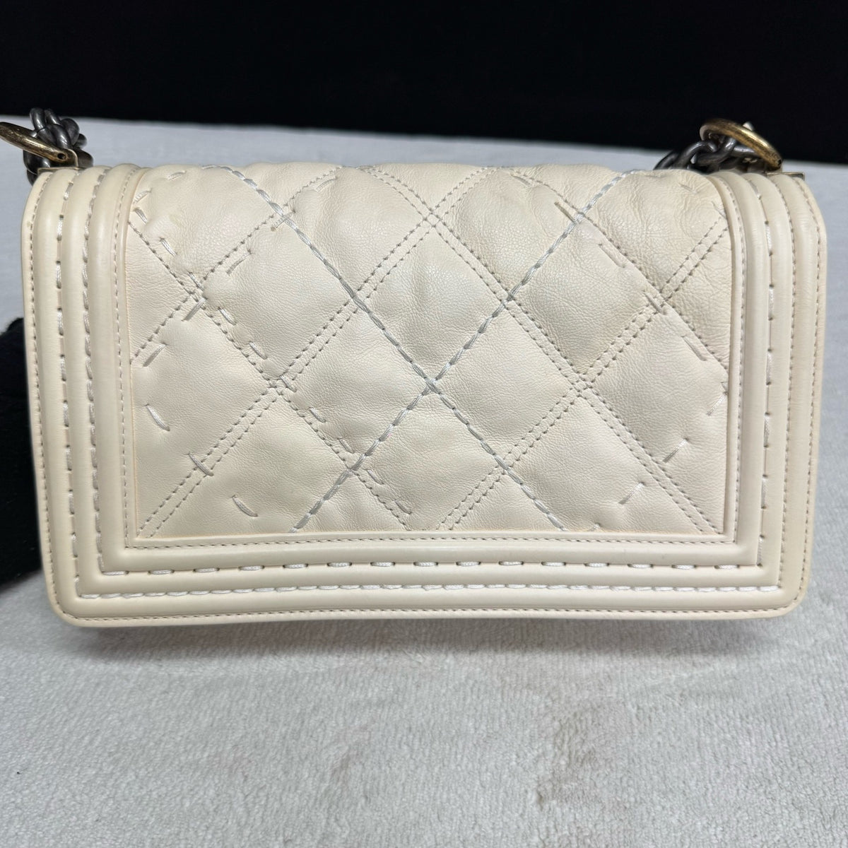 Chanel - Boy Chanel Medium - Leather - Beige - (medium)