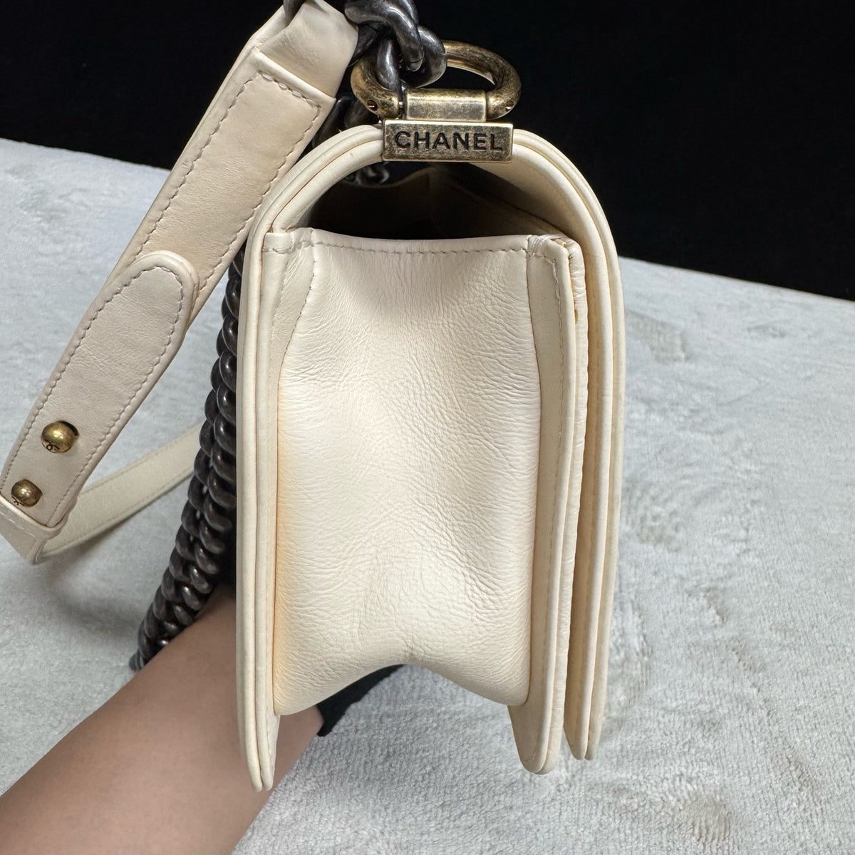 Chanel - Boy Chanel Medium - Leather - Beige - (medium)