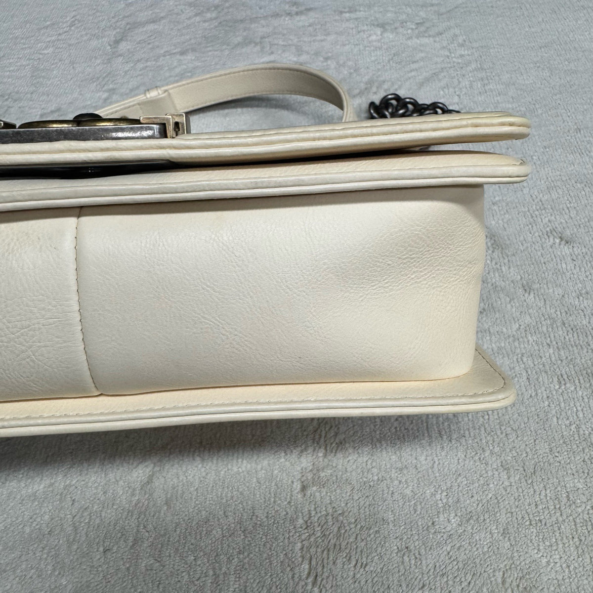 Chanel - Boy Chanel Medium - Leather - Beige - (medium)