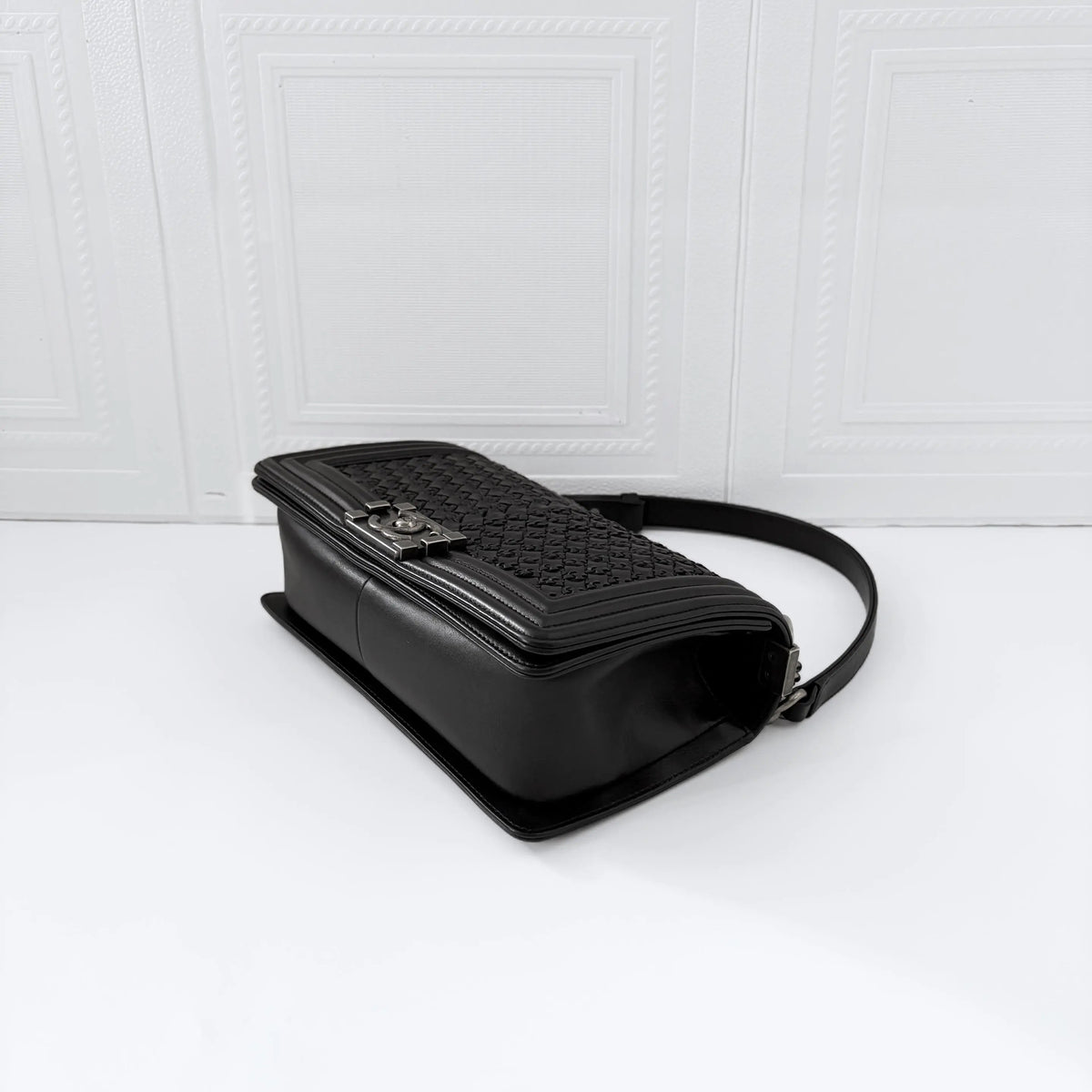 Chanel - Boy Chanel Medium - Leather - Black - (Medium)