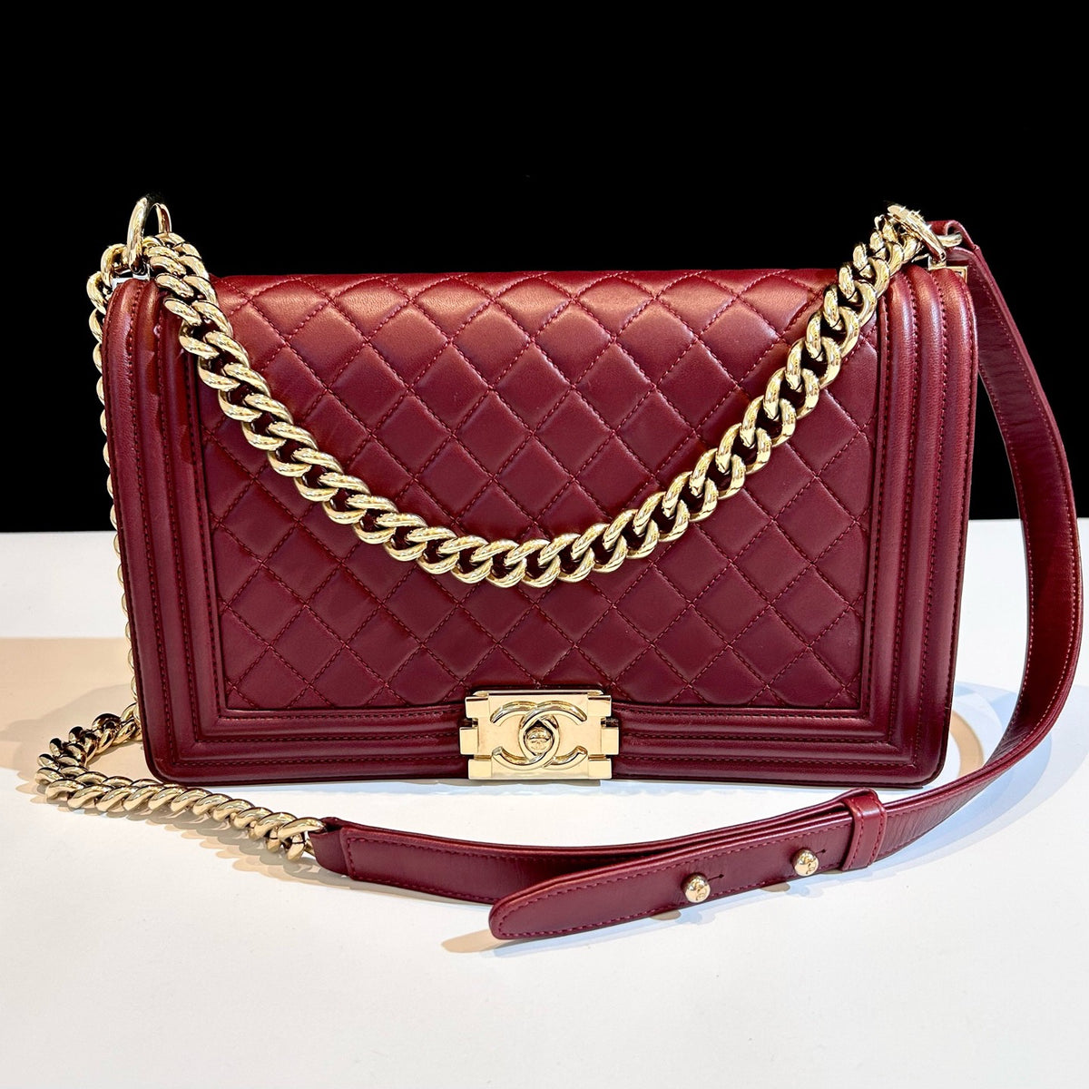 Chanel - Boy Chanel Medium - Leather - Burgundy - (medium)