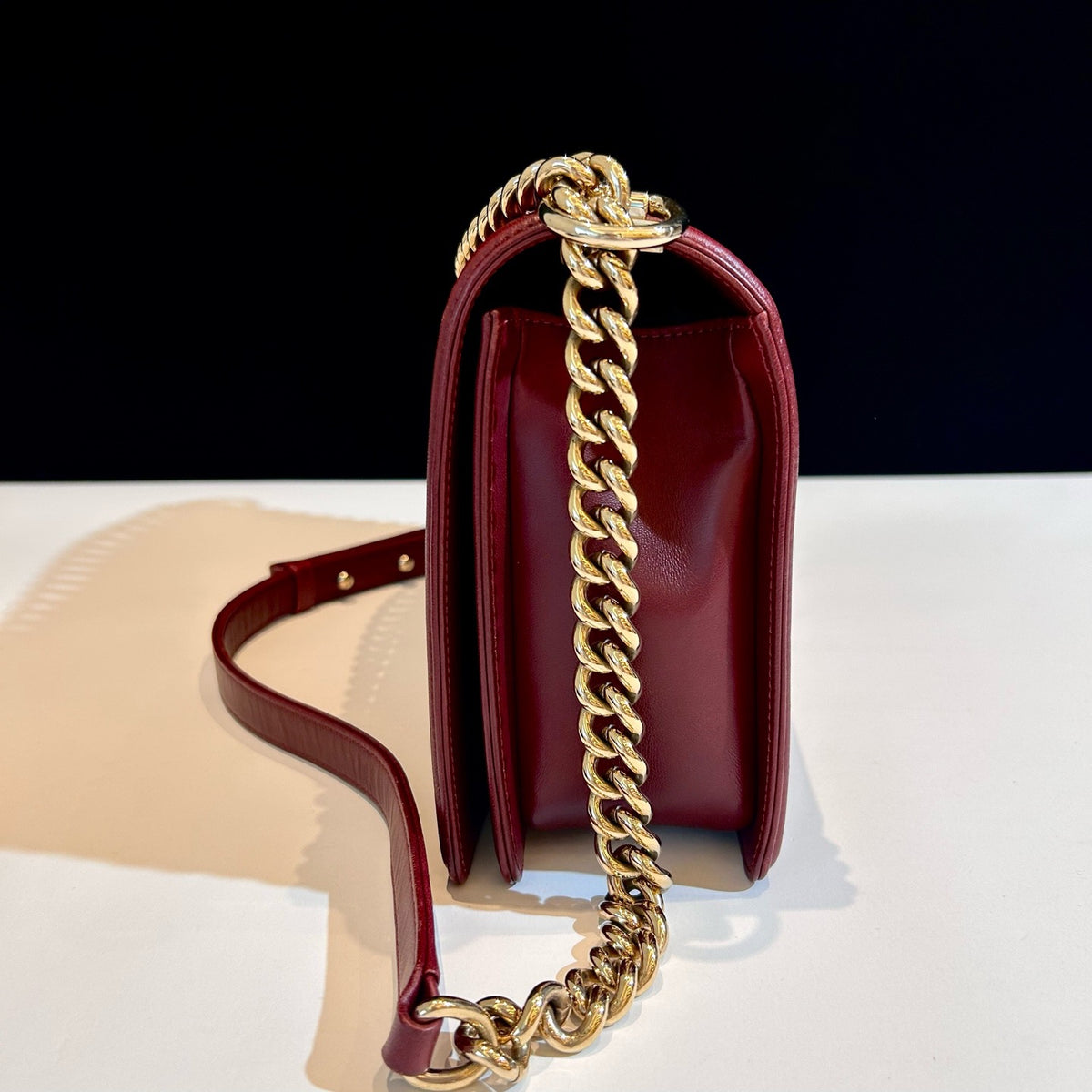 Chanel - Boy Chanel Medium - Leather - Burgundy - (medium)