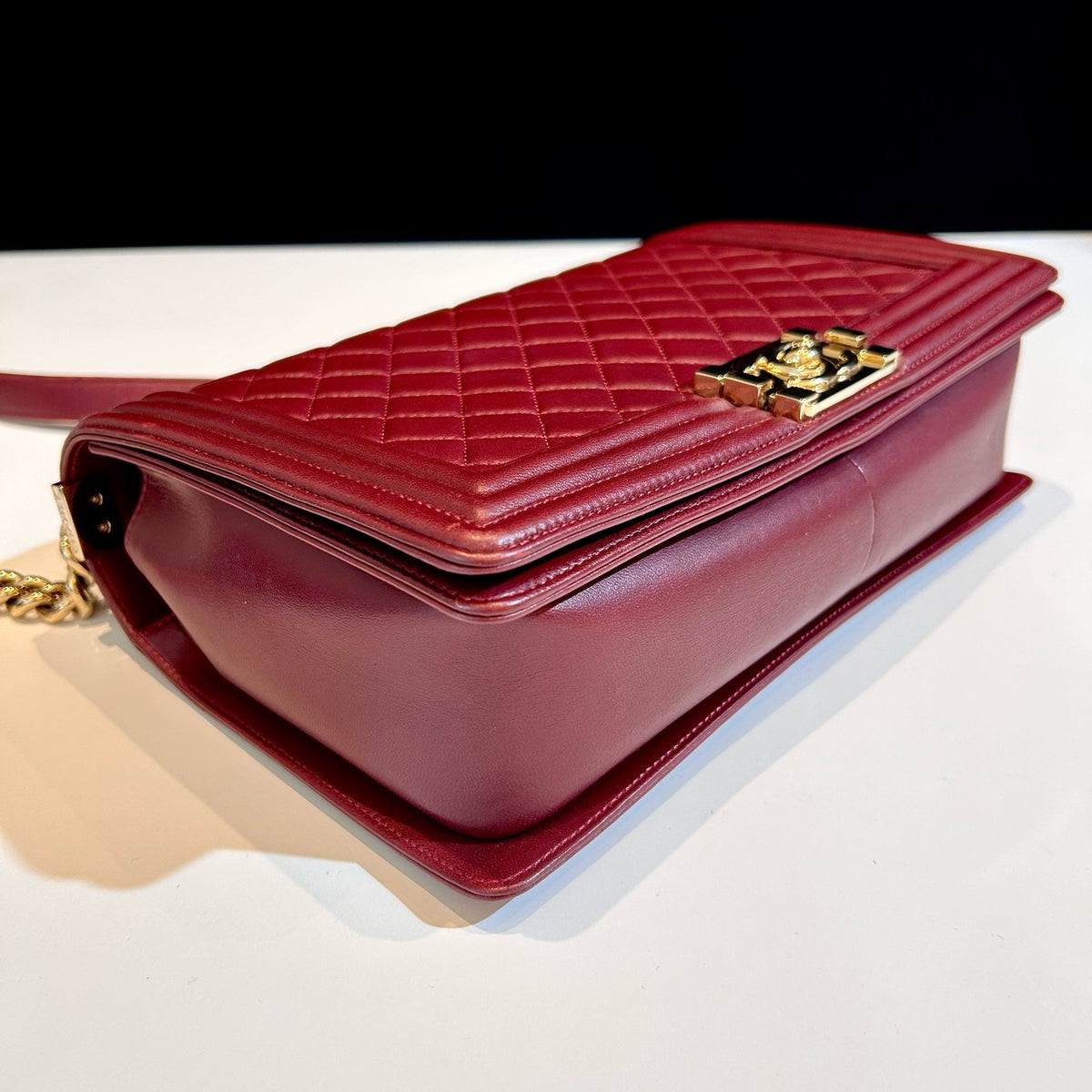 Chanel - Boy Chanel Medium - Leather - Burgundy - (medium)