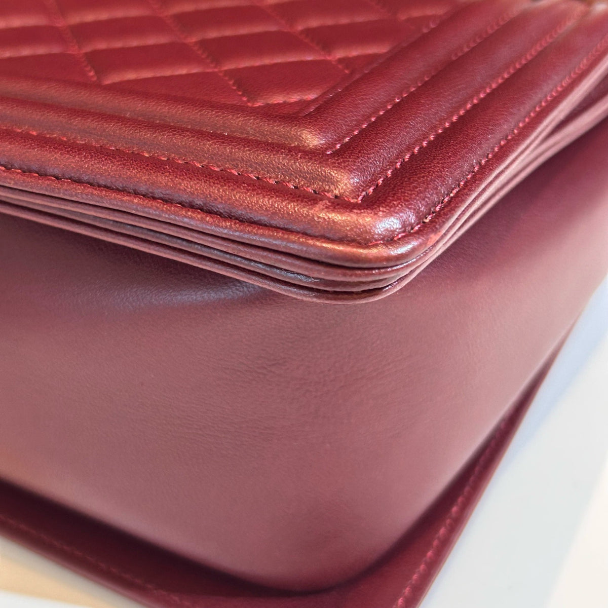 Chanel - Boy Chanel Medium - Leather - Burgundy - (medium)