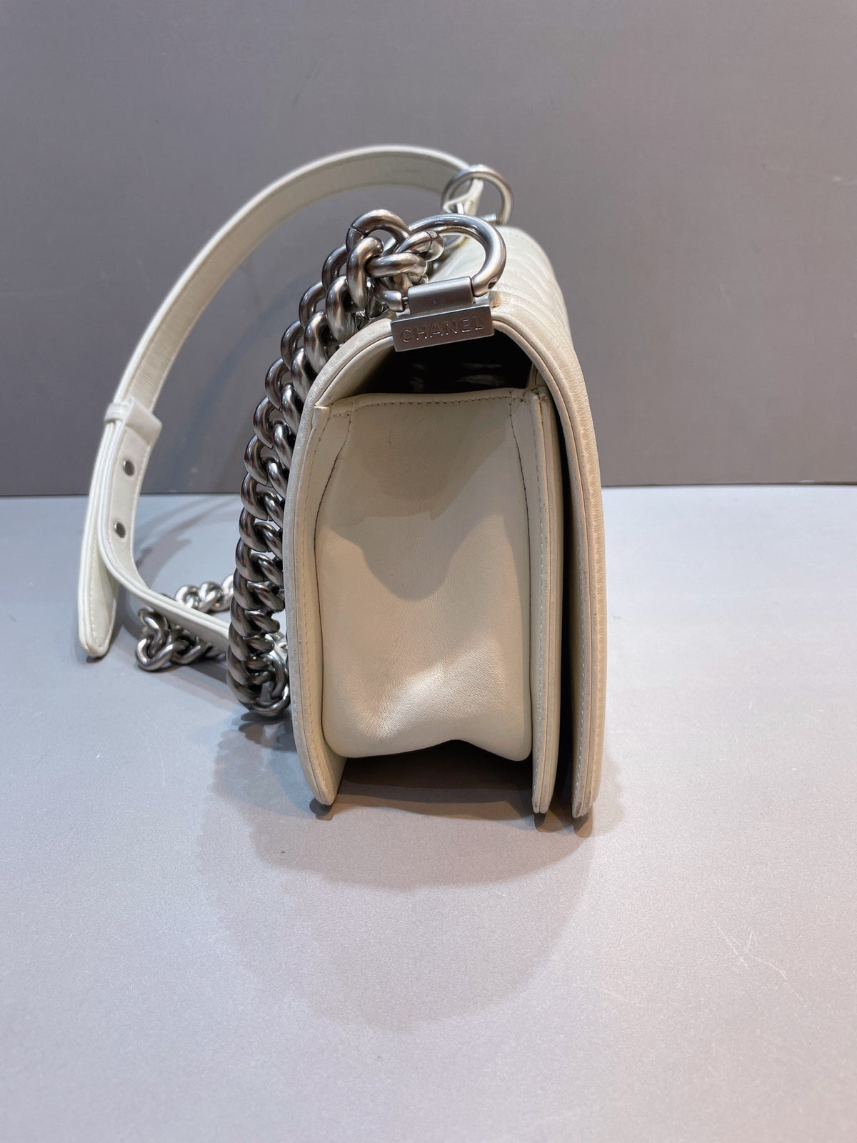 Chanel - Boy Chanel Medium - Leather - White - (Medium)