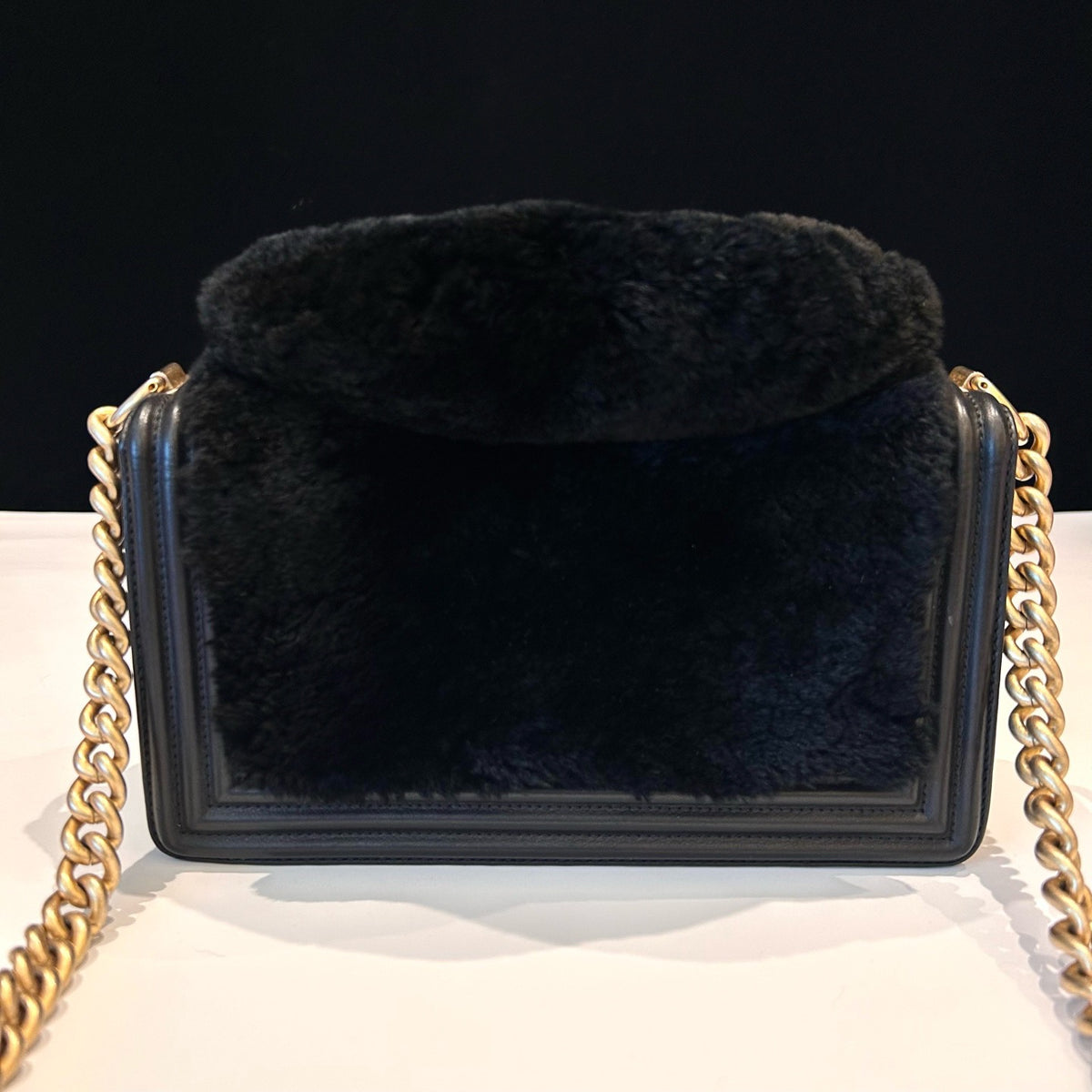 Chanel - Boy Chanel Medium Limited Edition - Fur - Rabbit - Black - (medium)