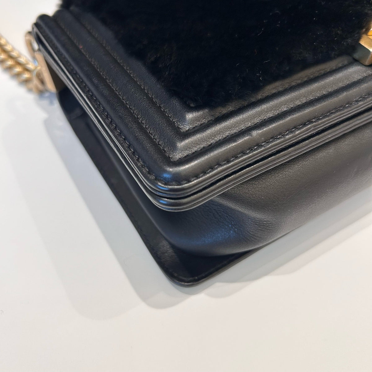 Chanel - Boy Chanel Medium Limited Edition - Fur - Rabbit - Black - (medium)