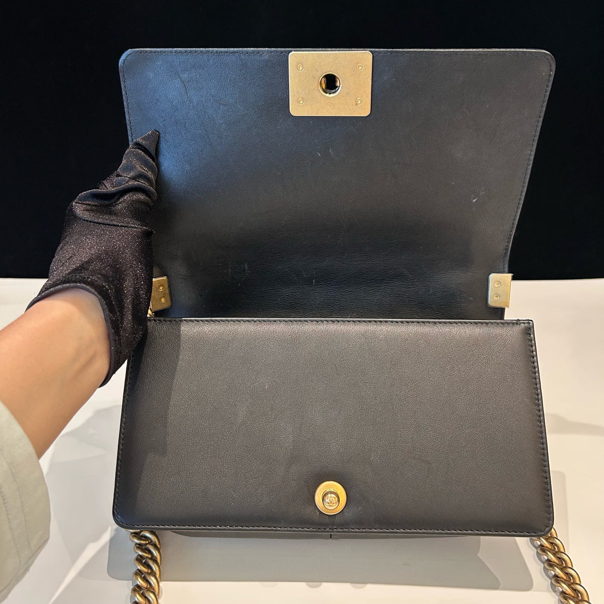 Chanel - Boy Chanel Medium Limited Edition - Fur - Rabbit - Black - (medium)