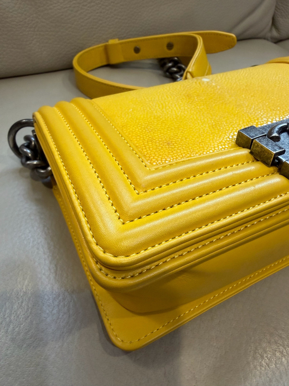 Chanel - Boy Chanel Small - Exotic leathers - Stingray - Yellow - (small)