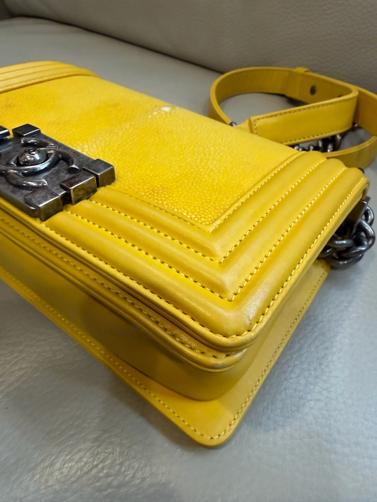 Chanel - Boy Chanel Small - Exotic leathers - Stingray - Yellow - (small)
