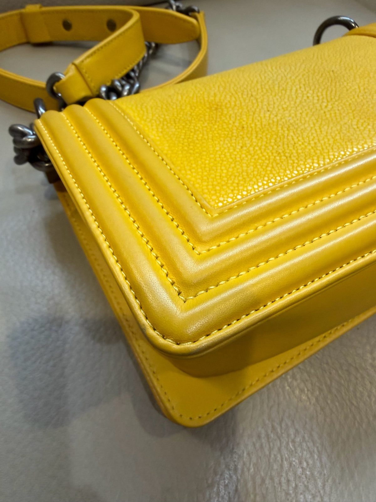 Chanel - Boy Chanel Small - Exotic leathers - Stingray - Yellow - (small)